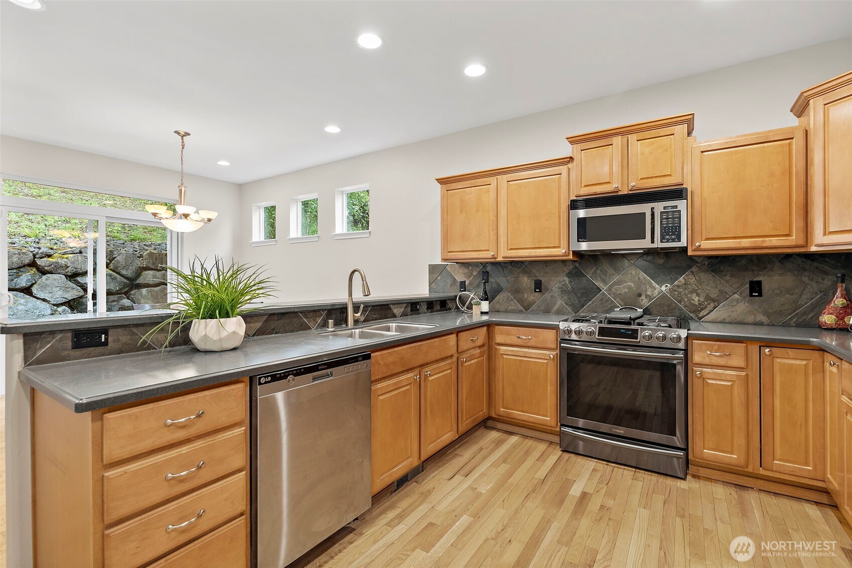 24931 234th Place SE, Maple Valley, WA 98038