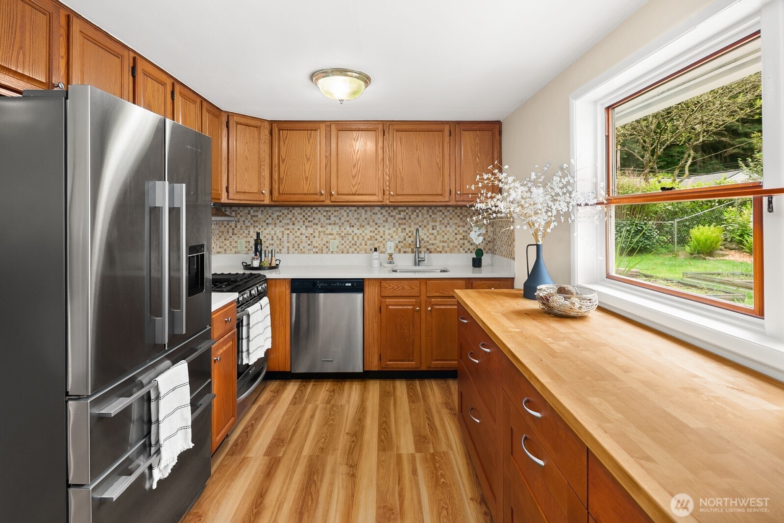 16511 22nd Avenue NE, Shoreline, WA 98155