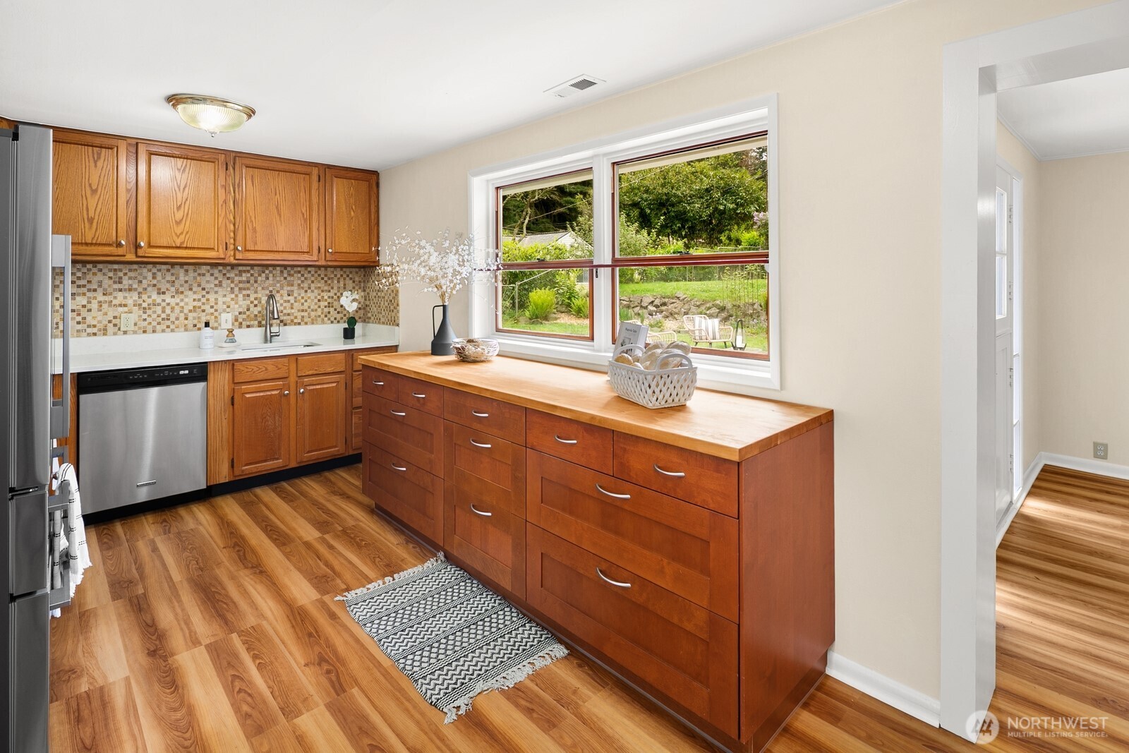 16511 22nd Avenue NE, Shoreline, WA 98155