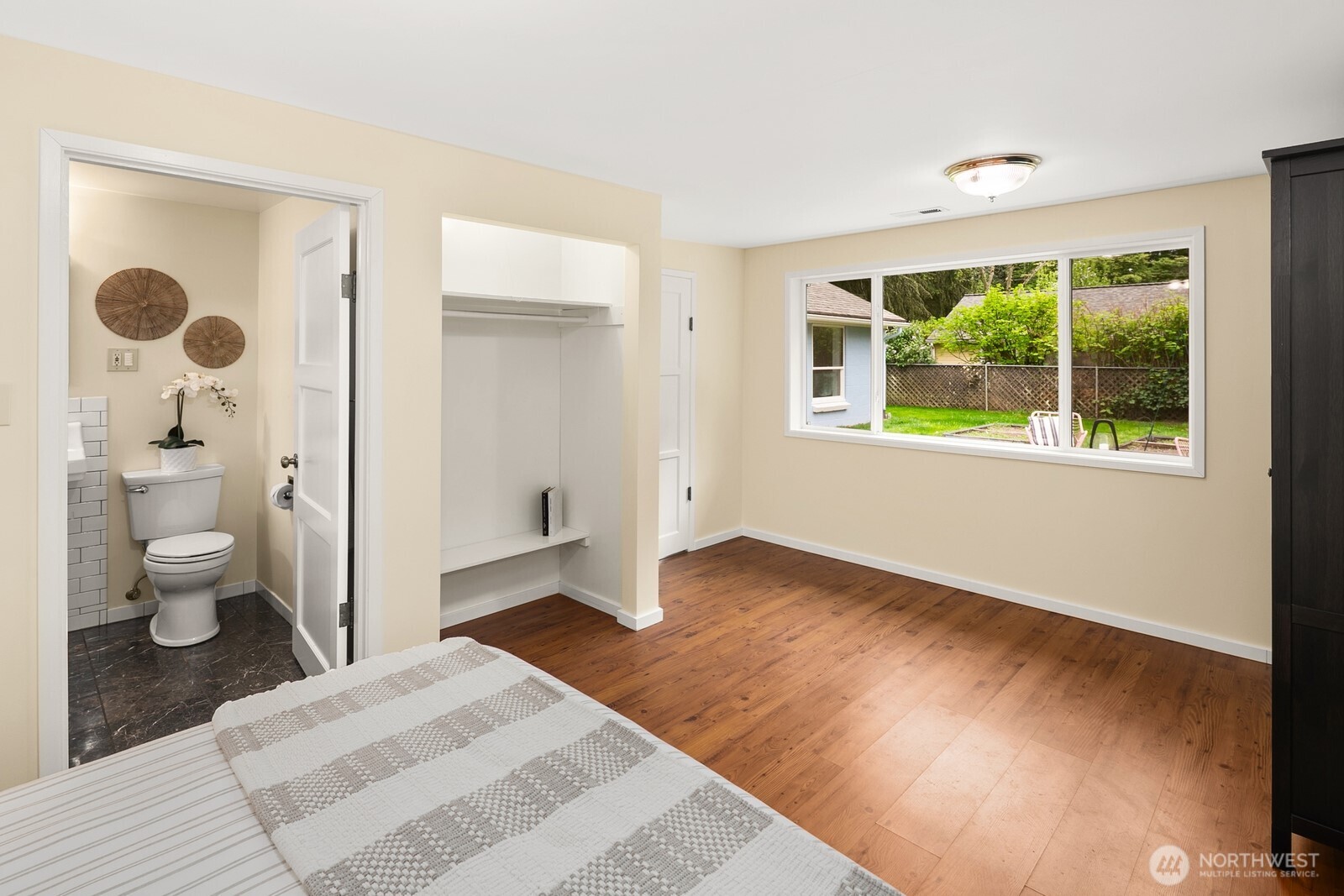 16511 22nd Avenue NE, Shoreline, WA 98155