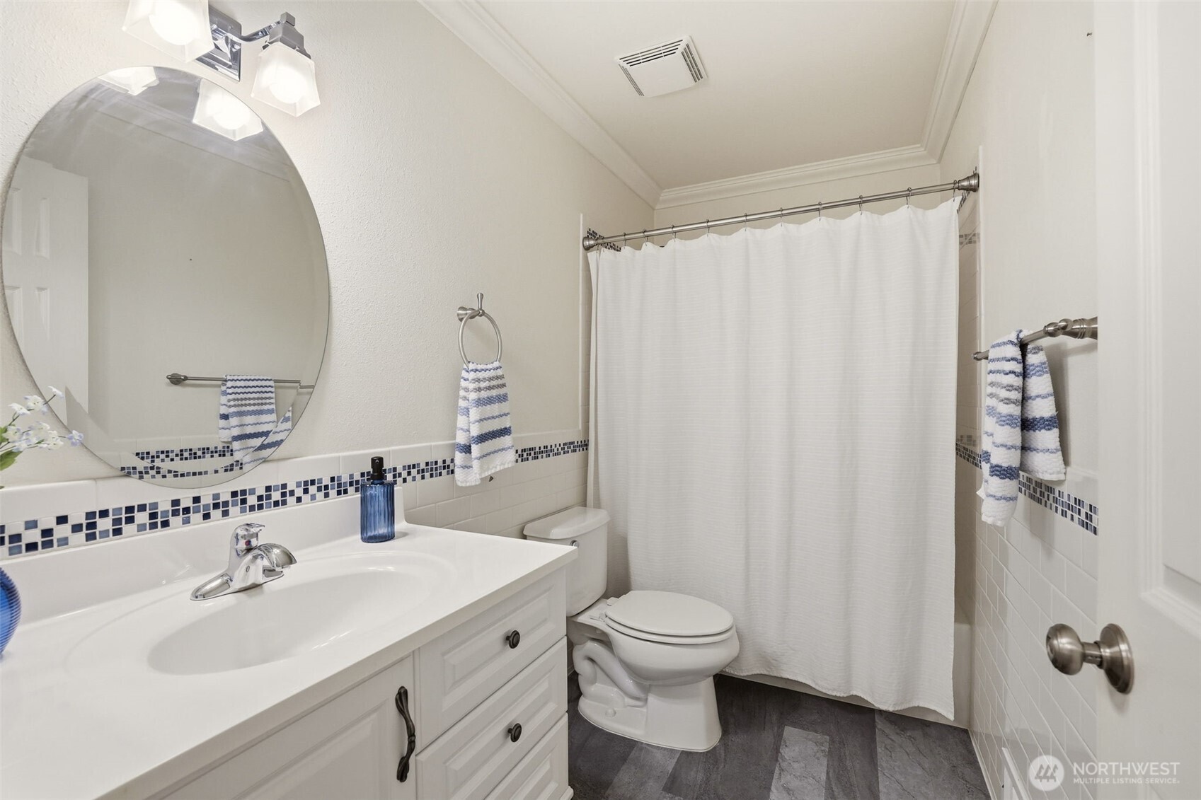 1542 NE 140th Street #E6, Seattle, WA 98125