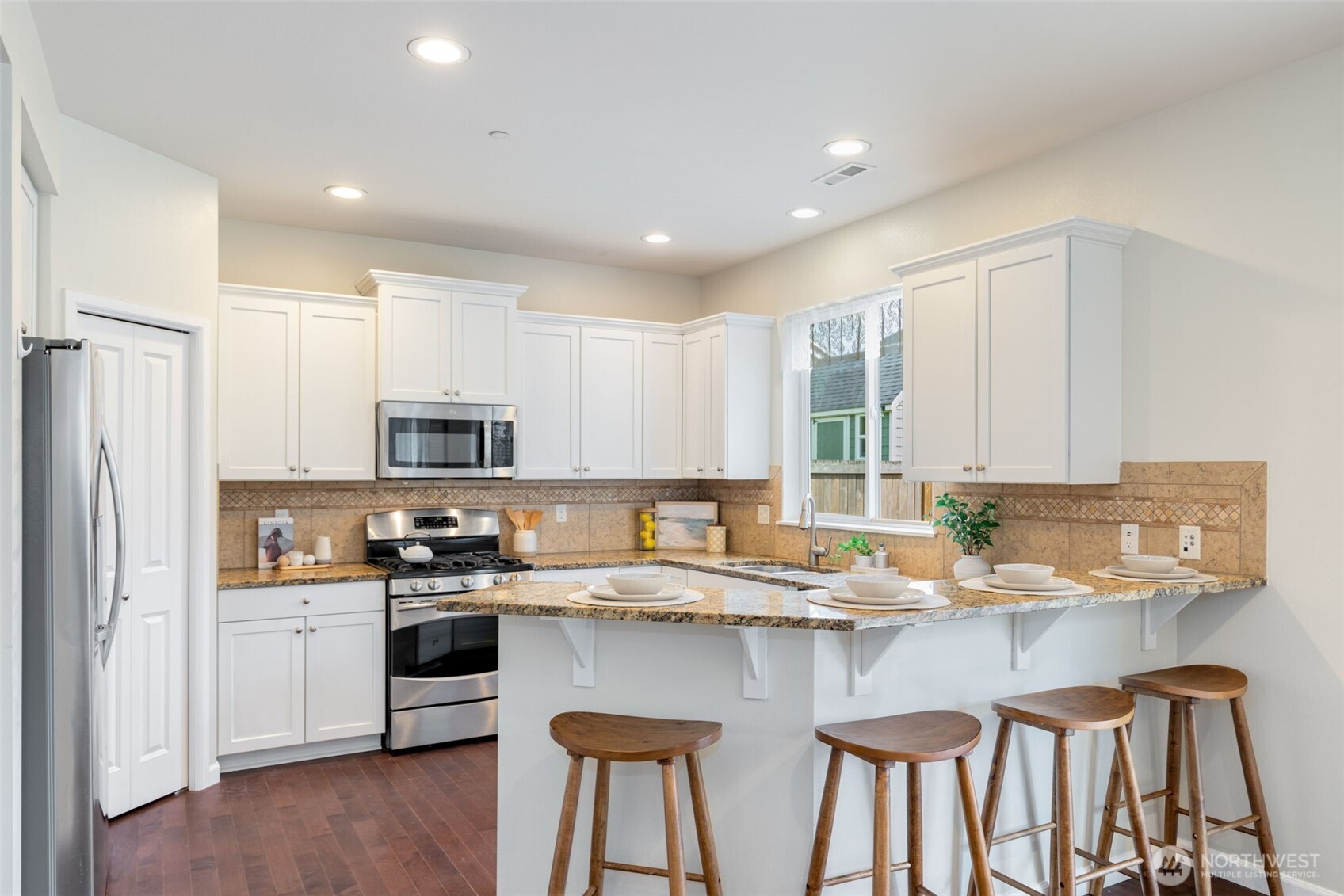 19728 77th Place NE, Kenmore, WA 98028
