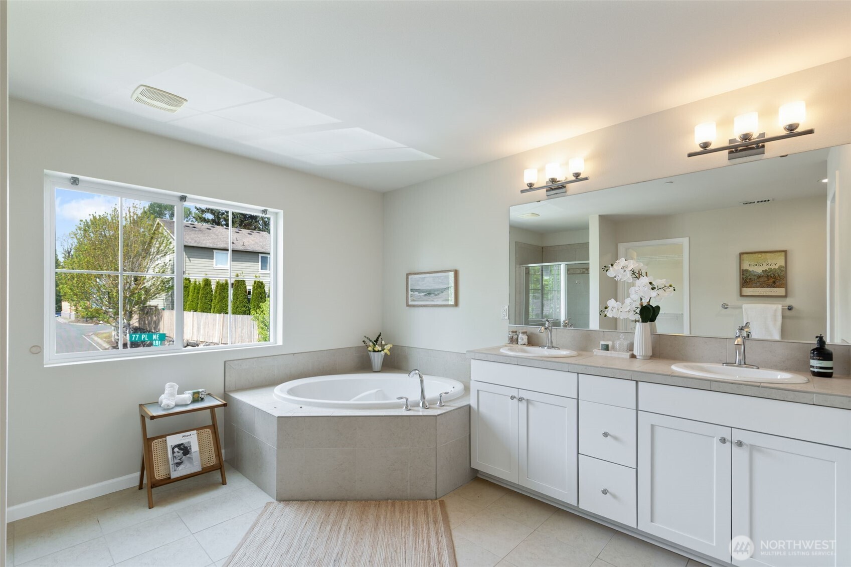 19728 77th Place NE, Kenmore, WA 98028