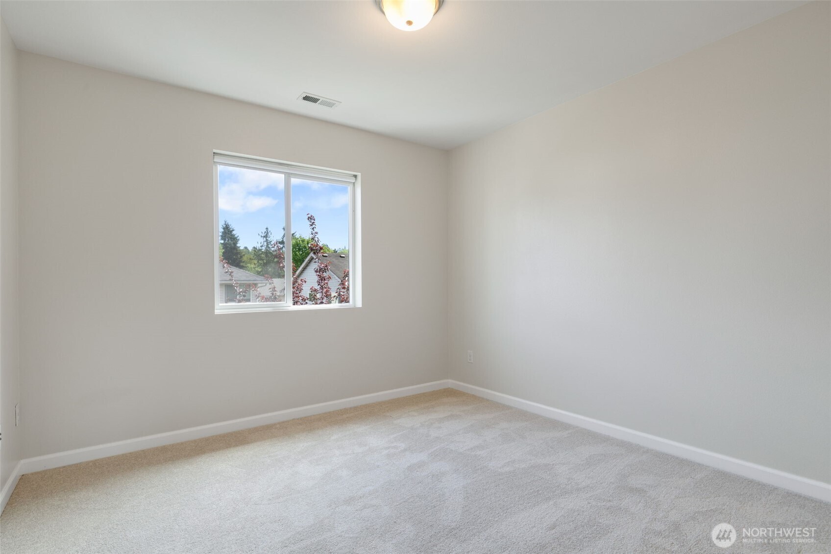 19728 77th Place NE, Kenmore, WA 98028