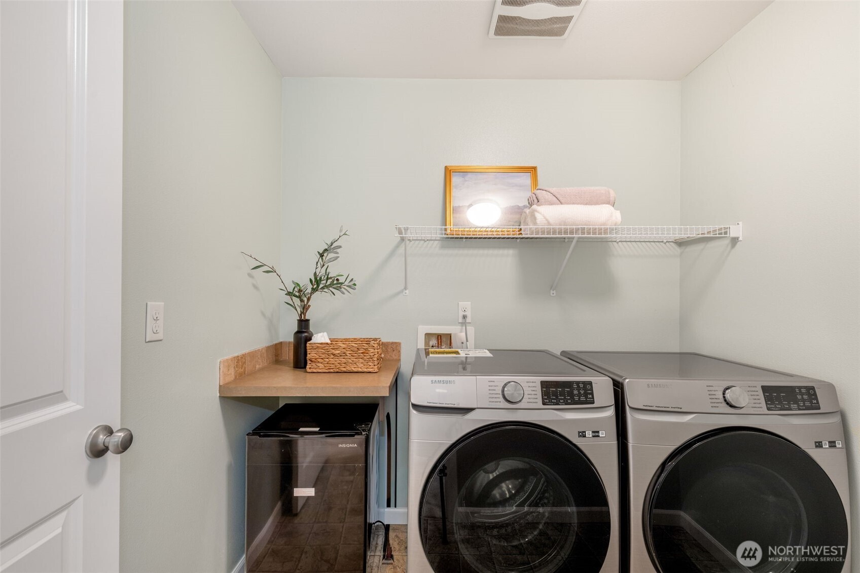 19728 77th Place NE, Kenmore, WA 98028