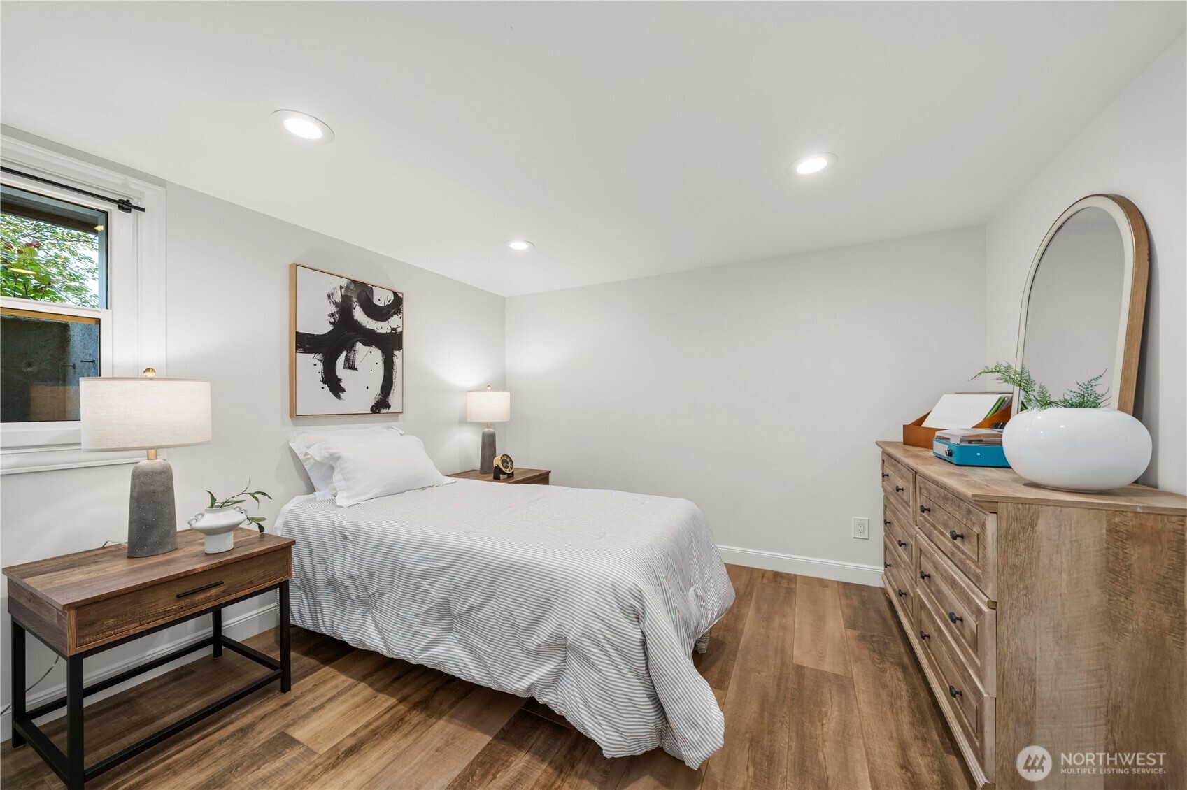 321 Lee Street , Seattle, WA 98109
