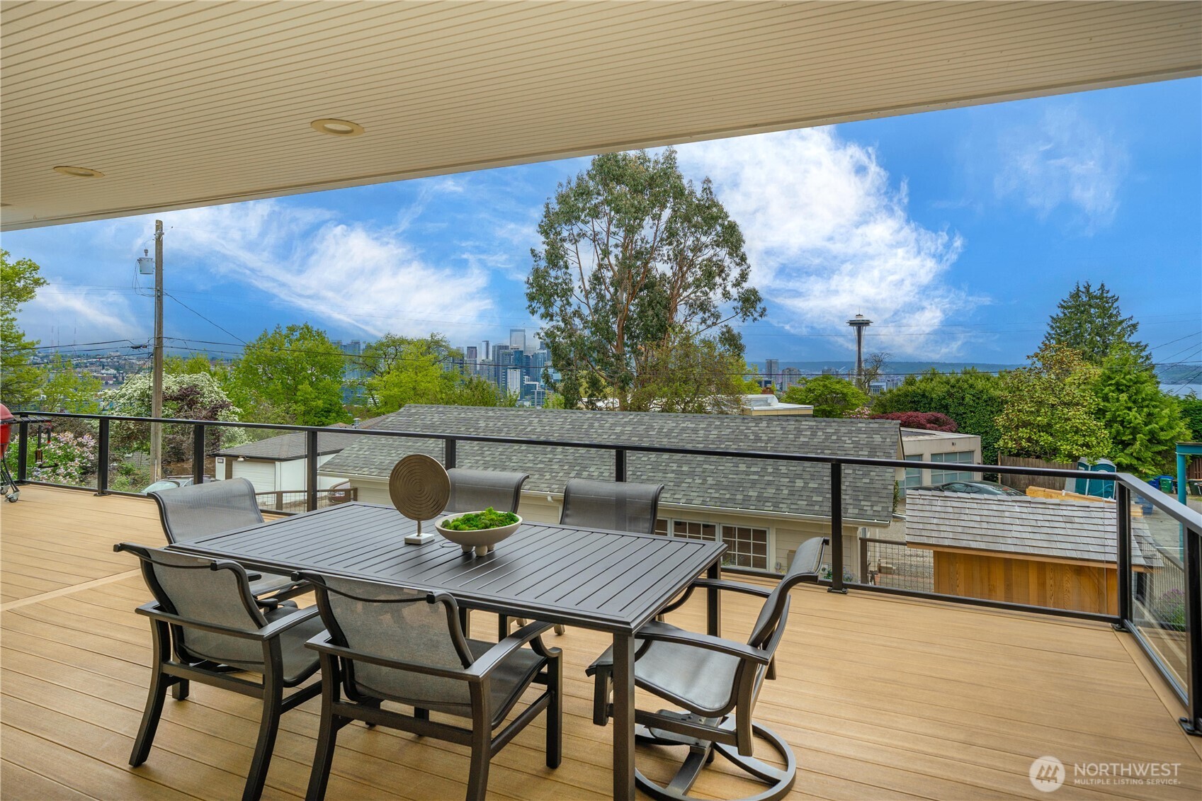321 Lee Street , Seattle, WA 98109