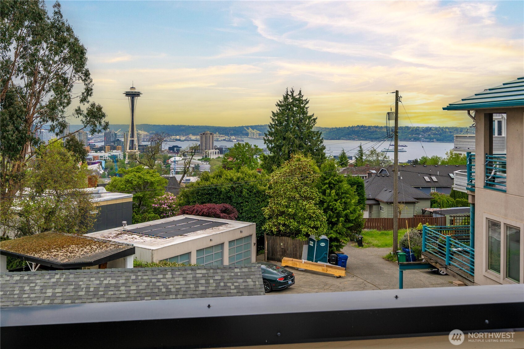 321 Lee Street , Seattle, WA 98109