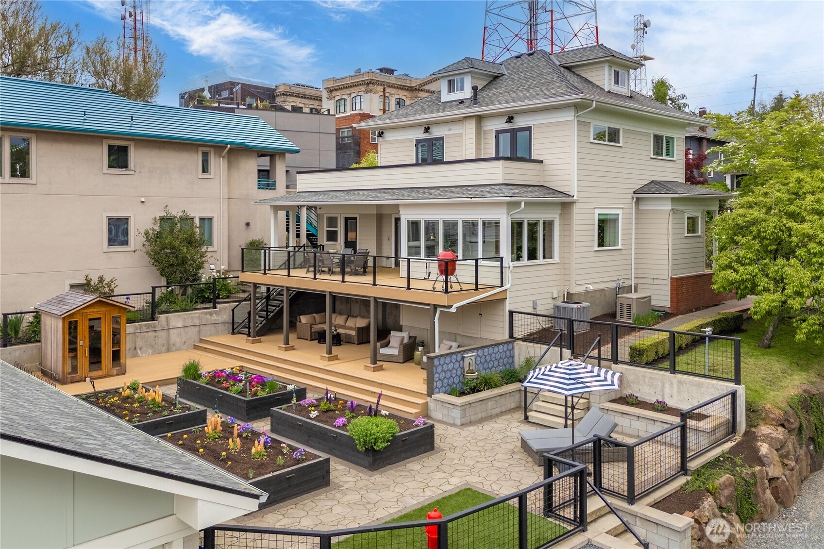 321 Lee Street , Seattle, WA 98109