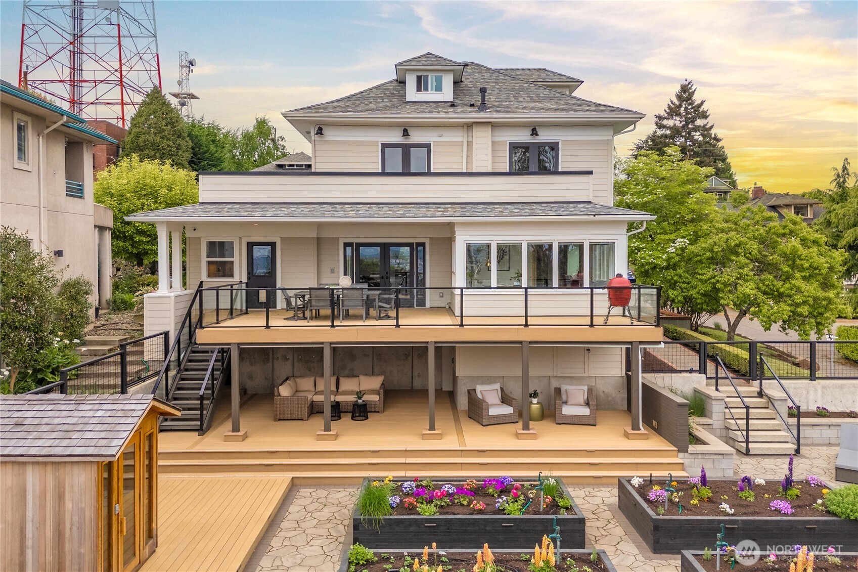 321 Lee Street , Seattle, WA 98109