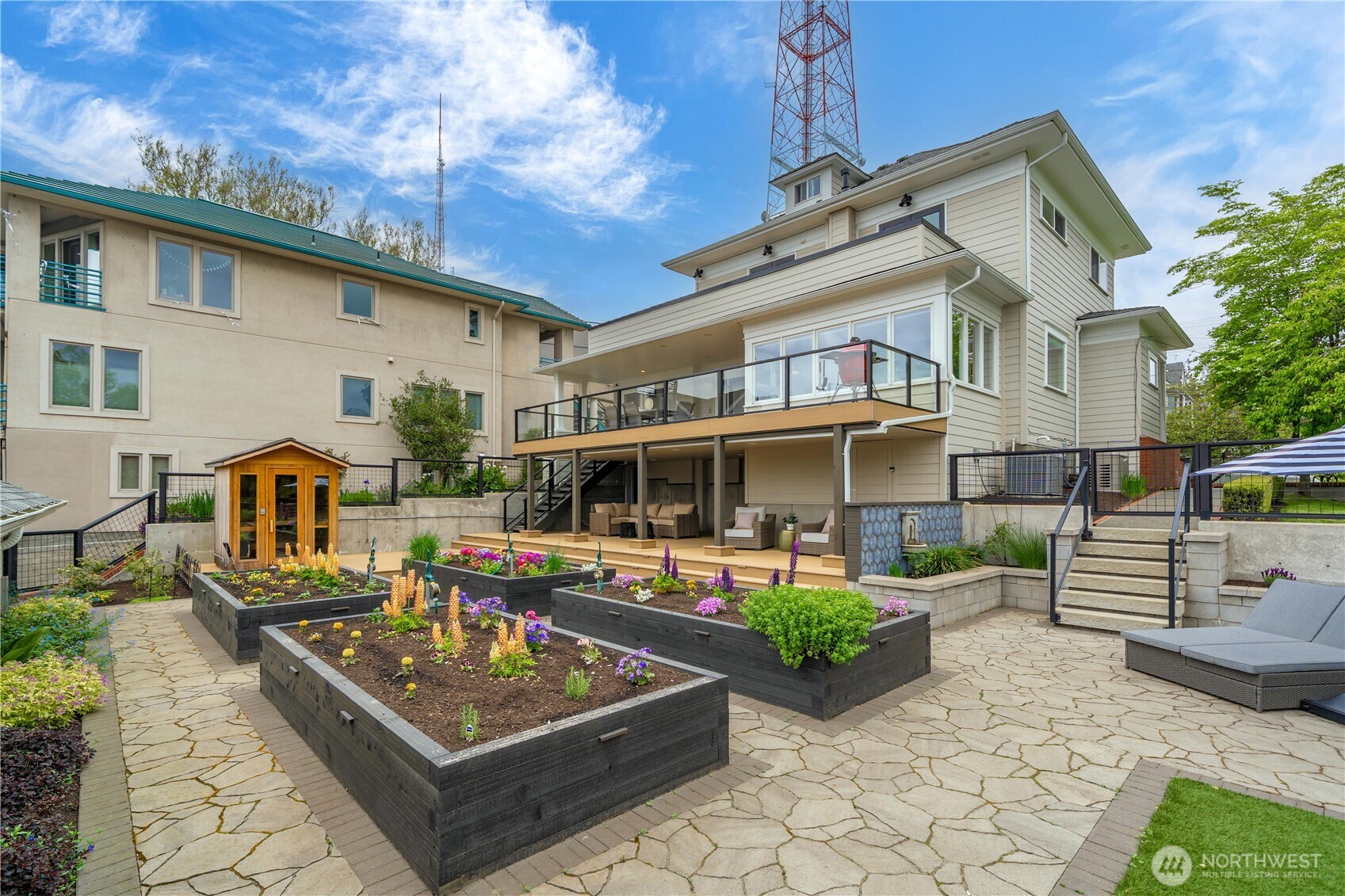 321 Lee Street , Seattle, WA 98109