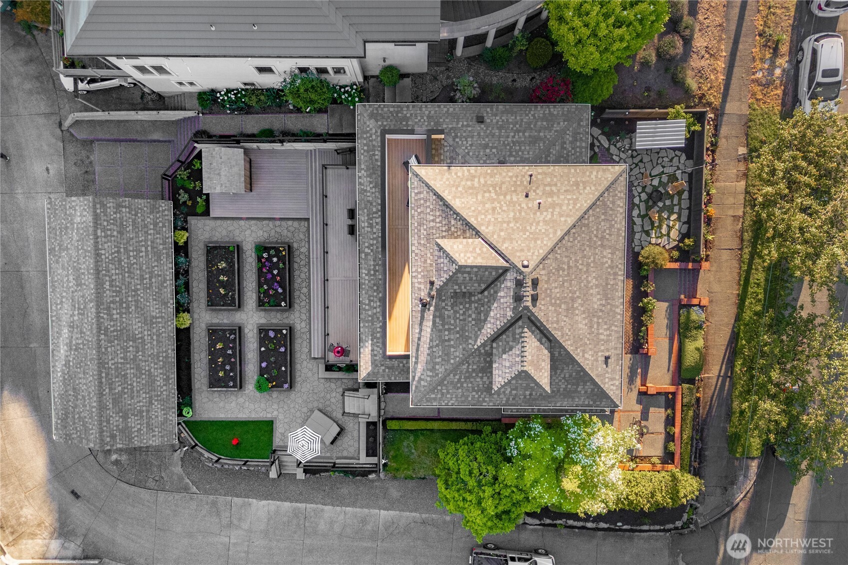 321 Lee Street , Seattle, WA 98109
