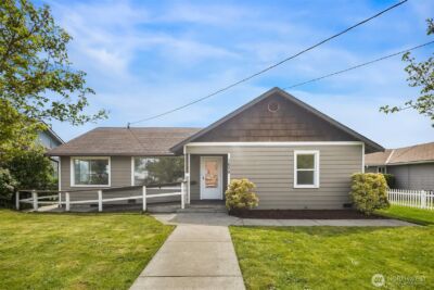 1628 Grove Street , Marysville, WA 98270
