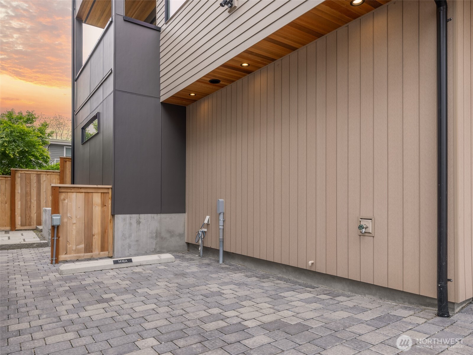 1416 A N 47th Street , Seattle, WA 98103