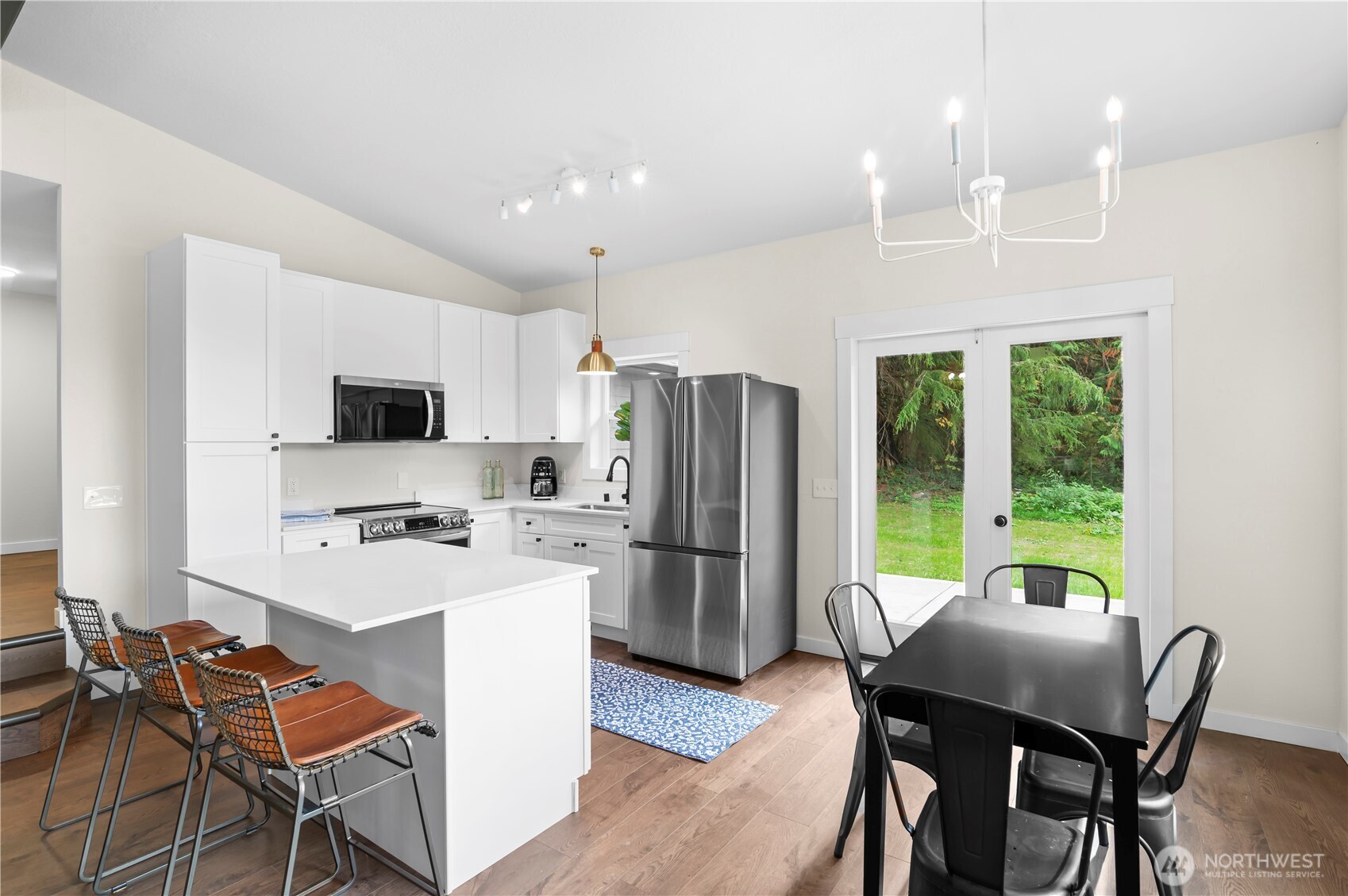 940 Hoppy Trail Way , Camano Island, WA 98282-6574