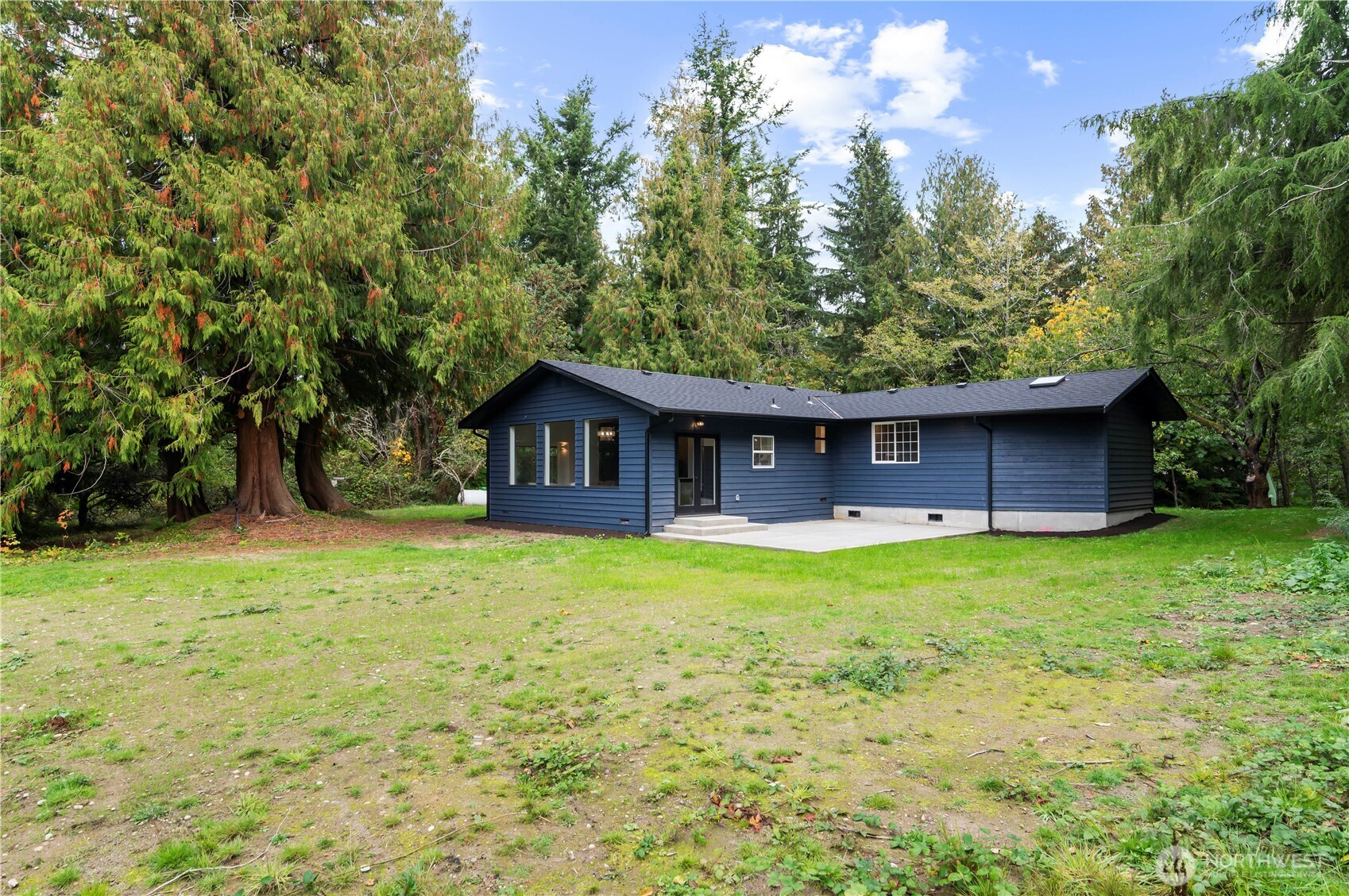 940 Hoppy Trail Way , Camano Island, WA 98282-6574