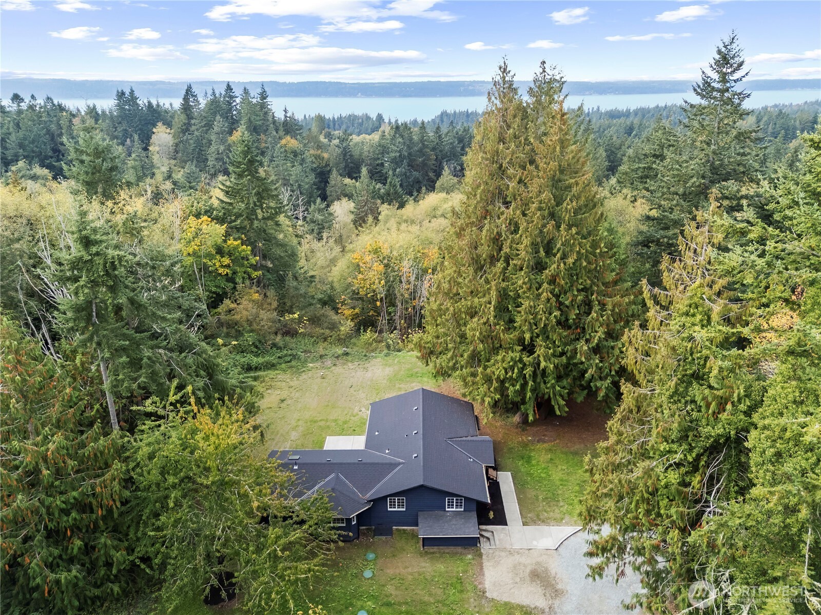 940 Hoppy Trail Way , Camano Island, WA 98282-6574
