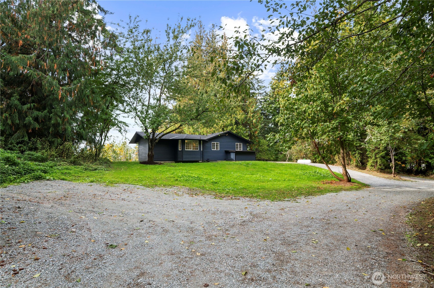 940 Hoppy Trail Way , Camano Island, WA 98282-6574