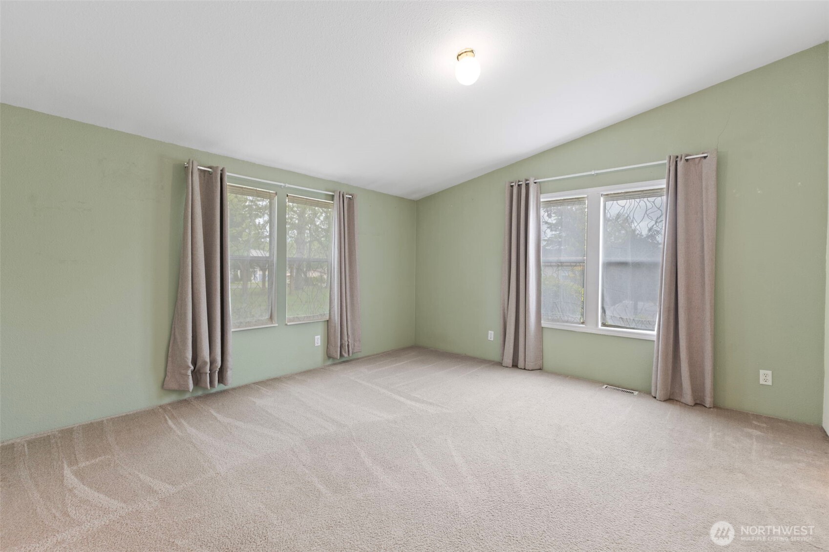 1829 137th Street E #101, Tacoma, WA 98445