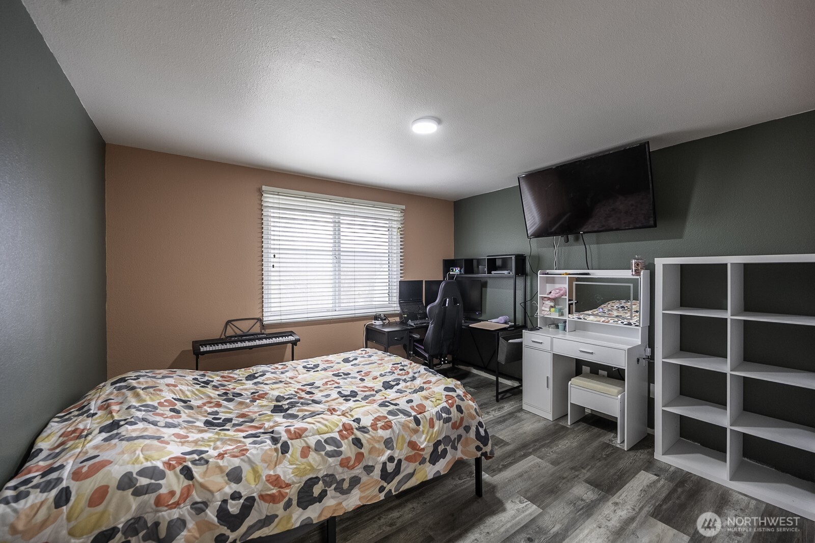 32 Diamond Street , Electric City, WA 99123