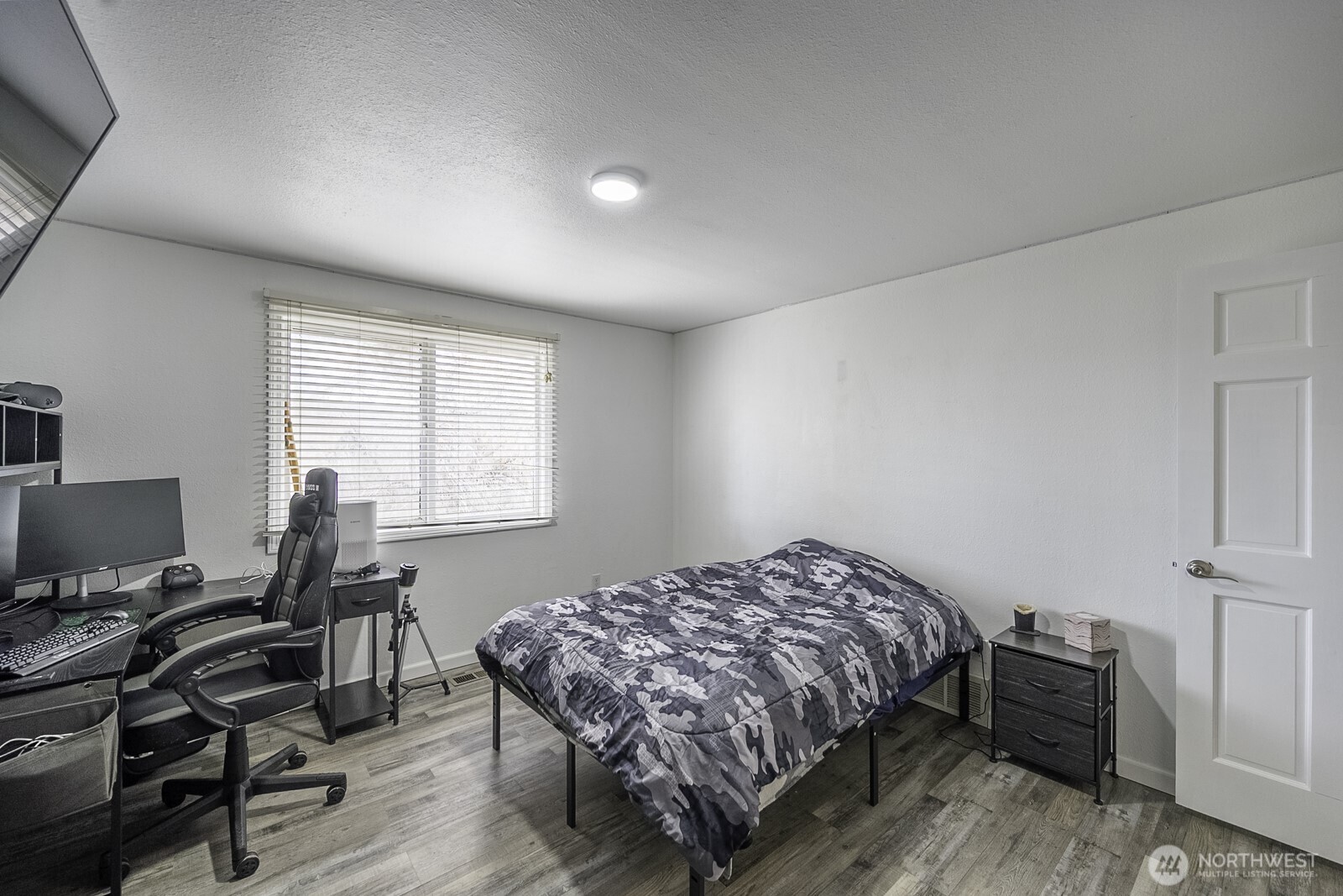 32 Diamond Street , Electric City, WA 99123