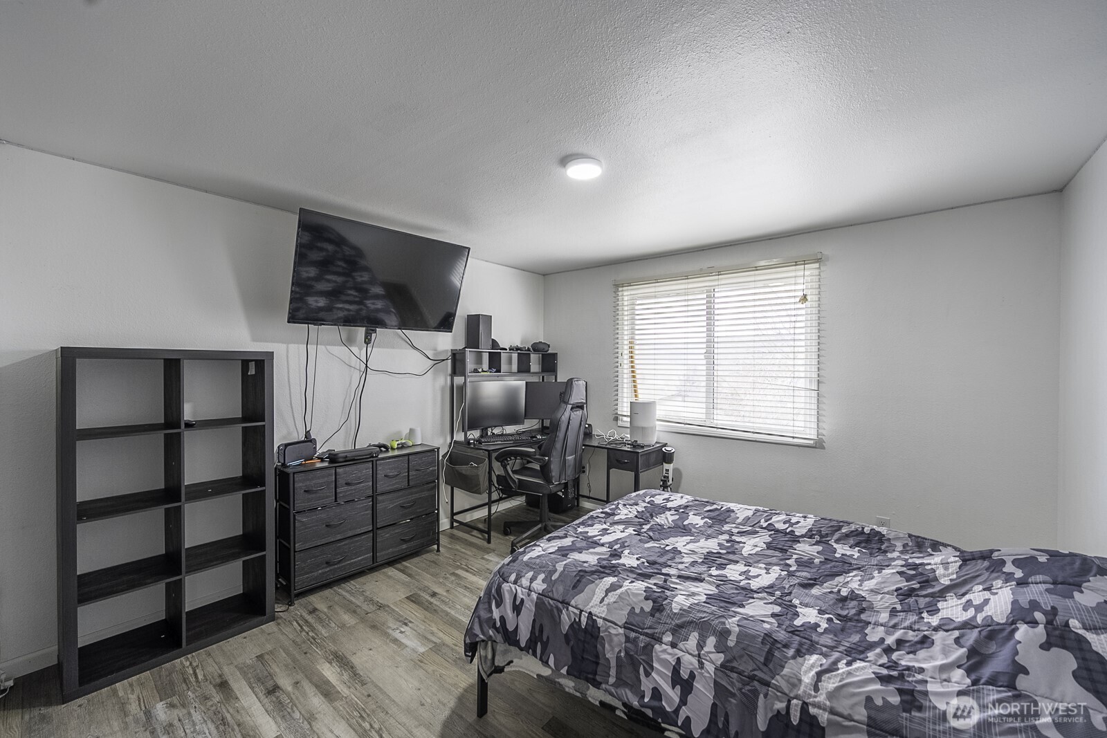 32 Diamond Street , Electric City, WA 99123