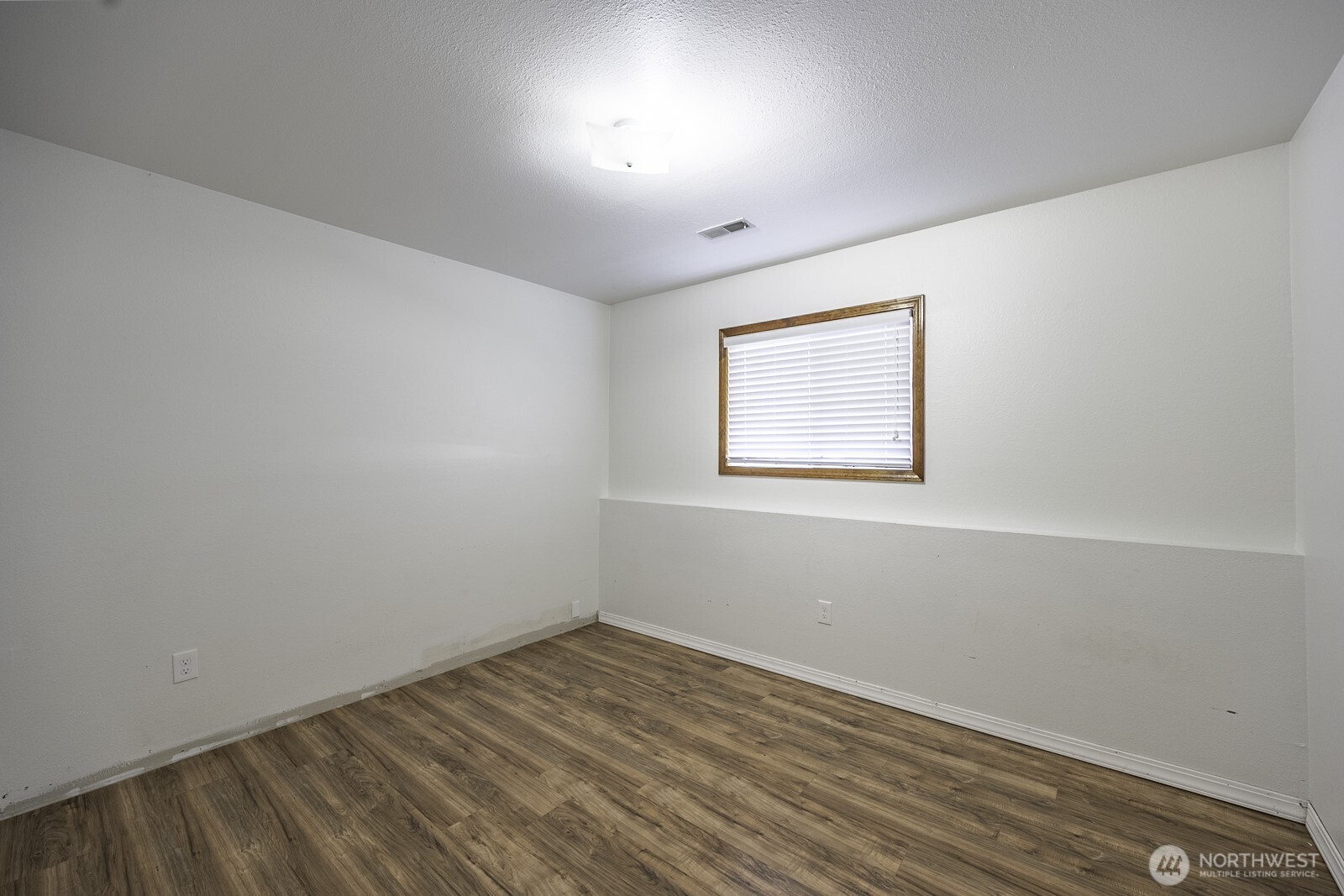 32 Diamond Street , Electric City, WA 99123