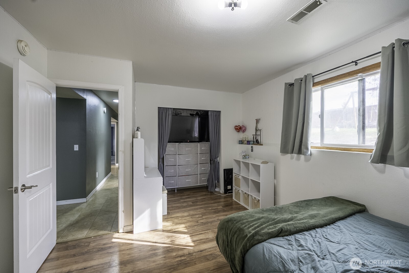 32 Diamond Street , Electric City, WA 99123