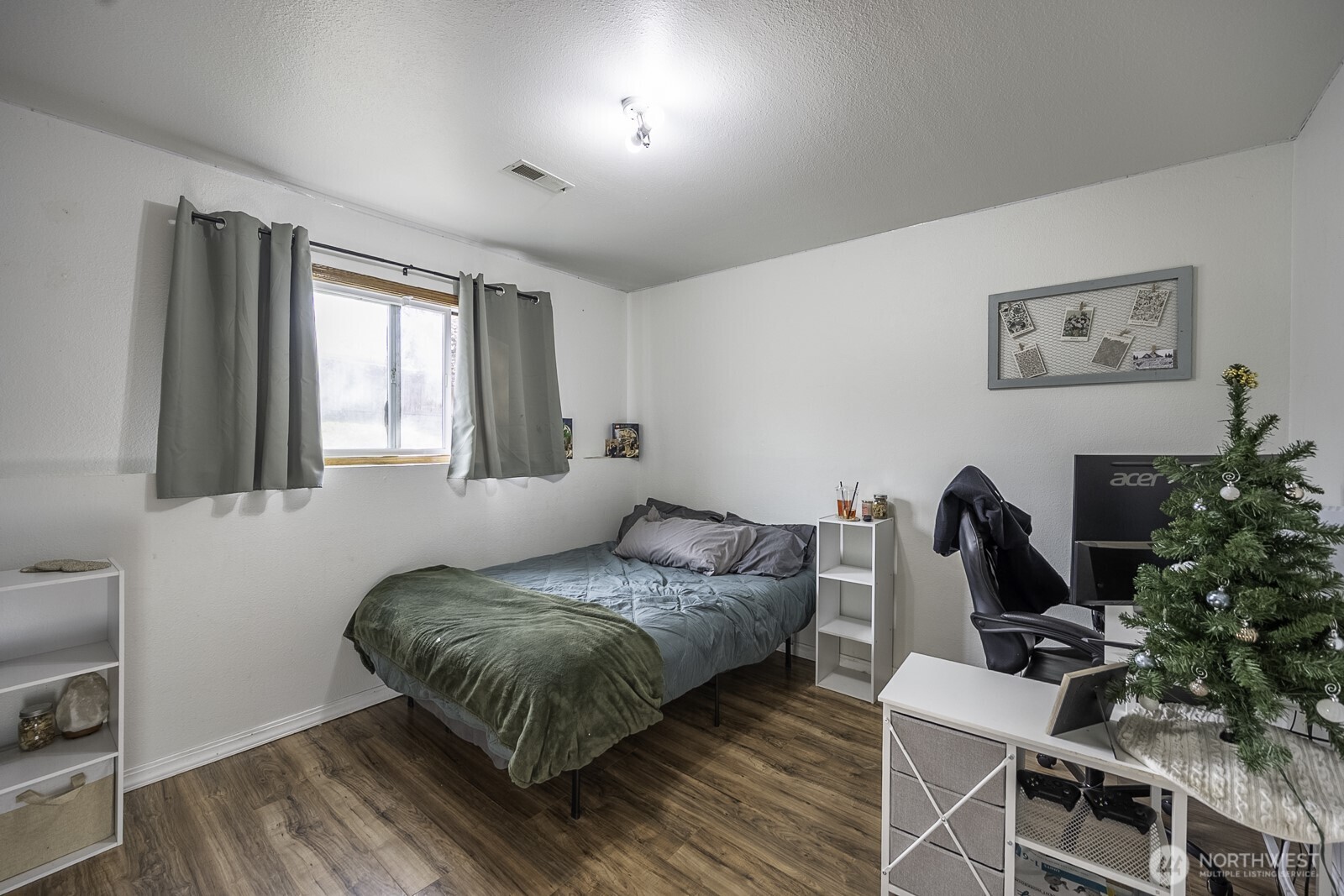 32 Diamond Street , Electric City, WA 99123