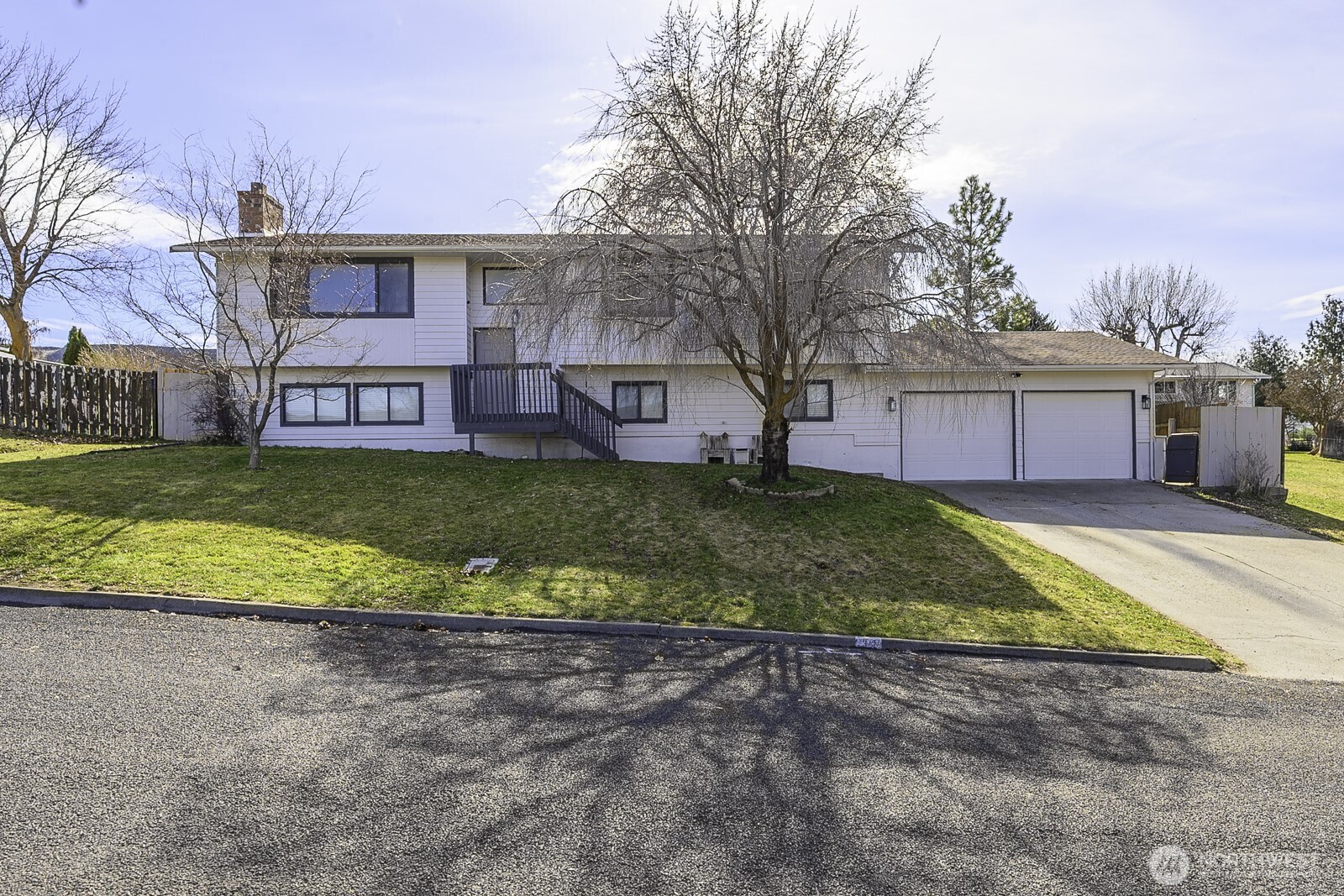 32 Diamond Street , Electric City, WA 99123