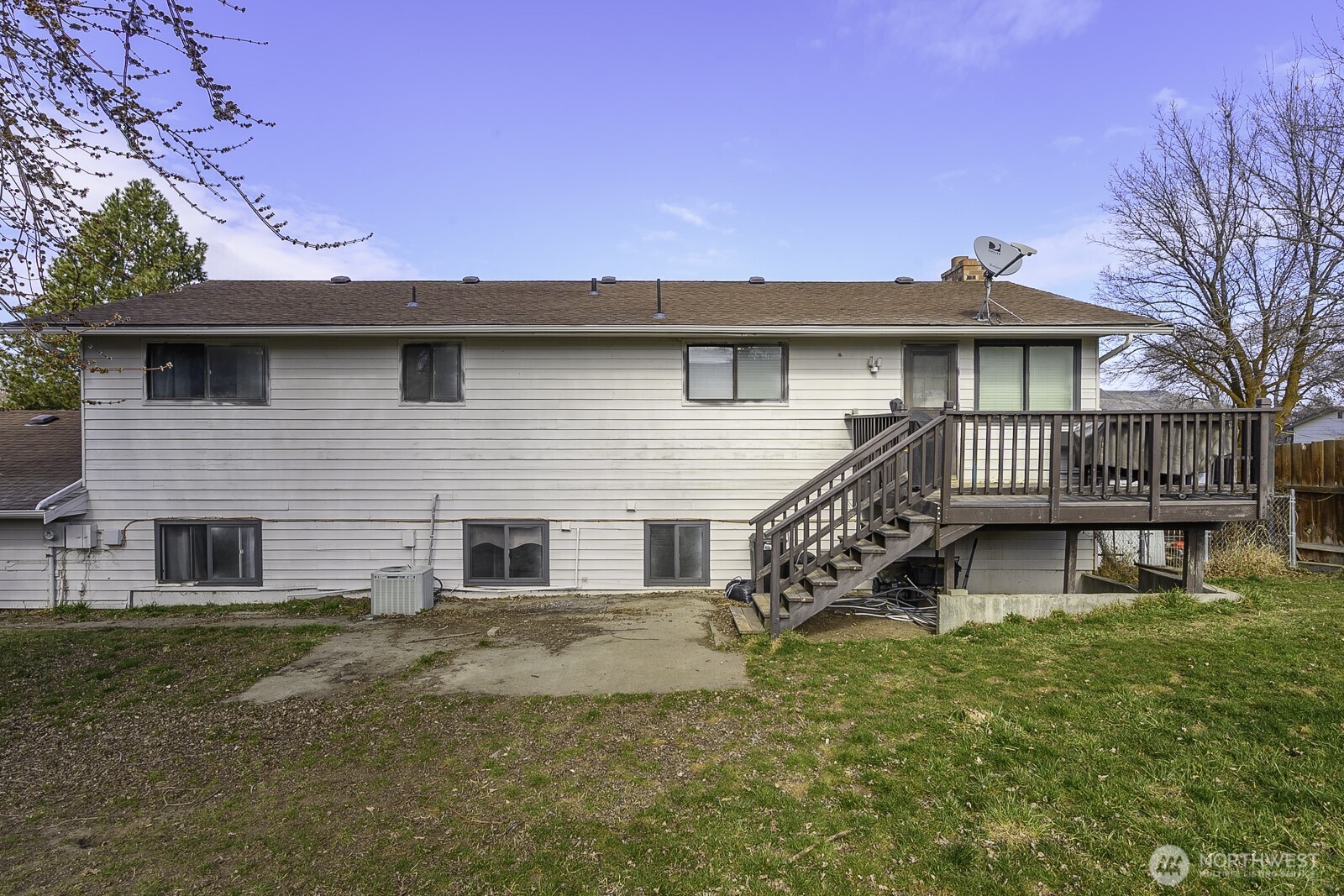 32 Diamond Street , Electric City, WA 99123