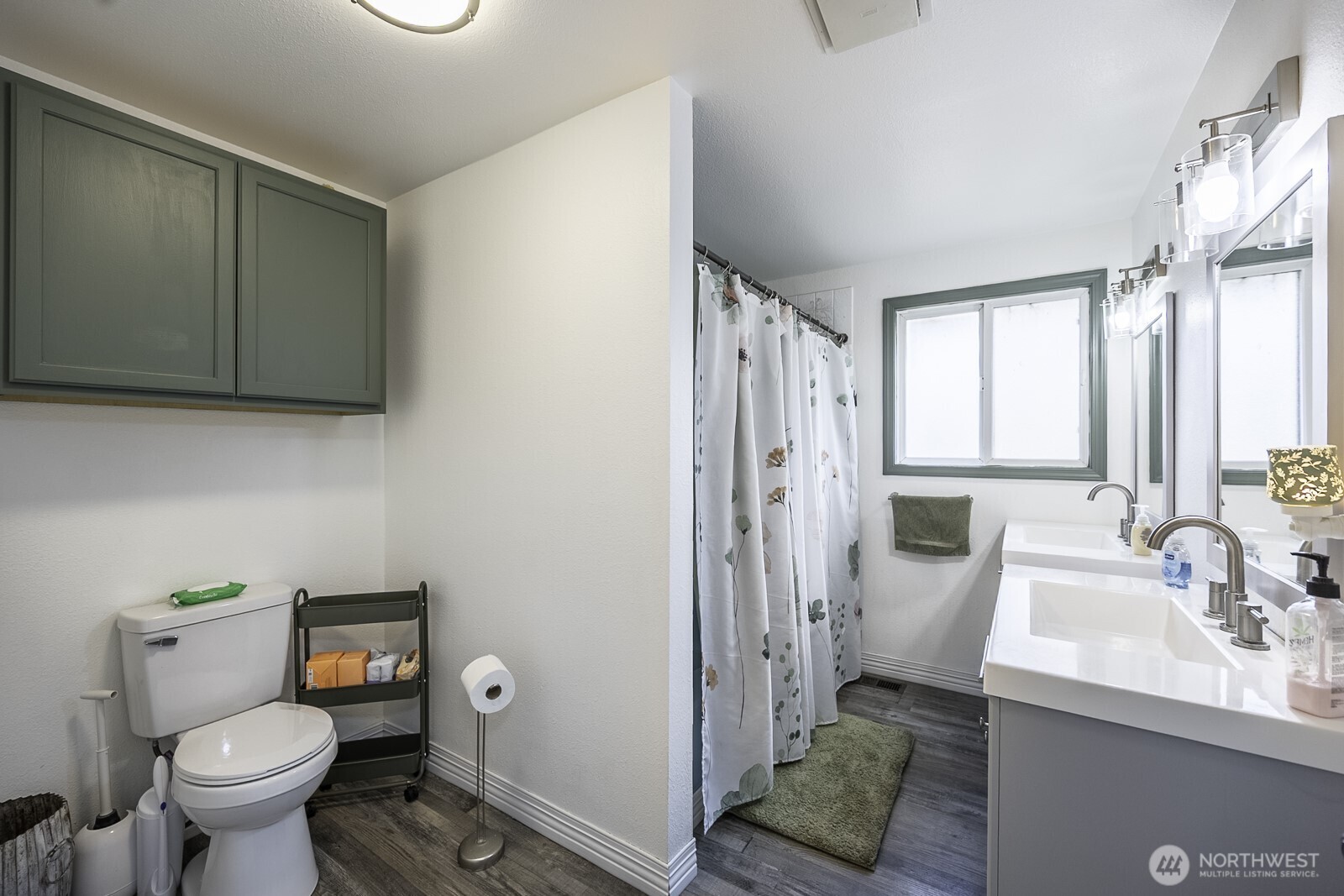 32 Diamond Street , Electric City, WA 99123