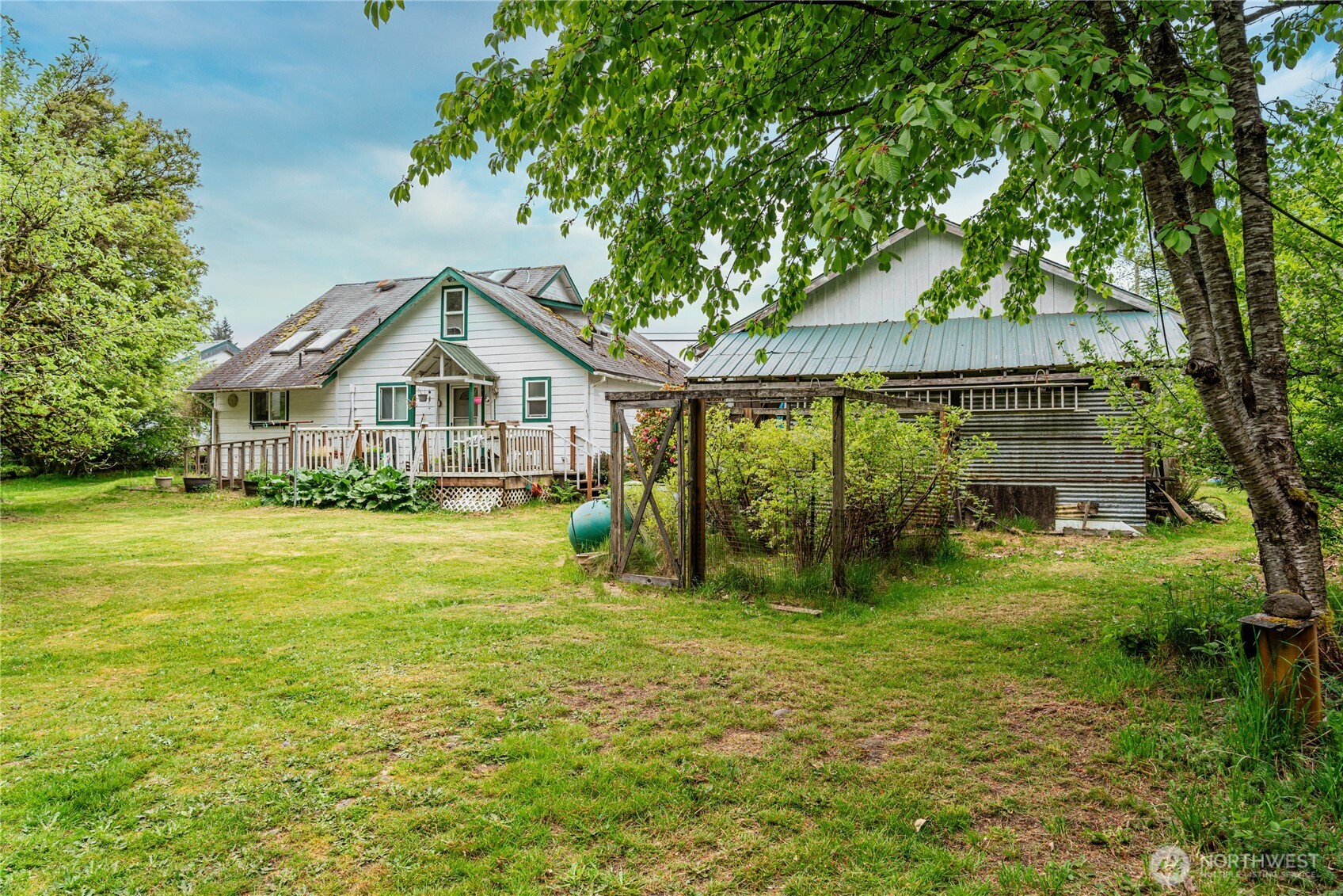 1050 Montague Avenue , Darrington, WA 98241