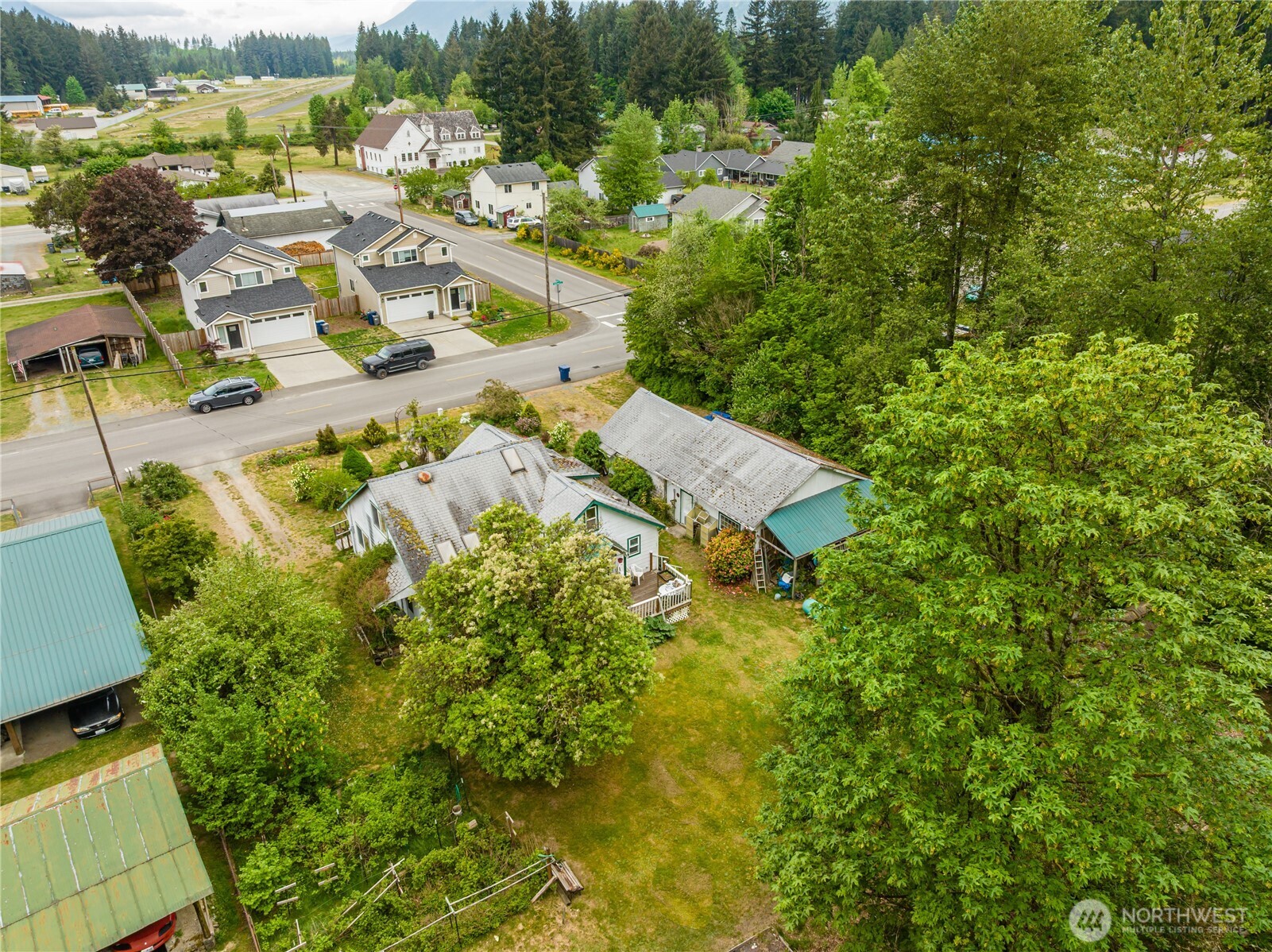1050 Montague Avenue , Darrington, WA 98241