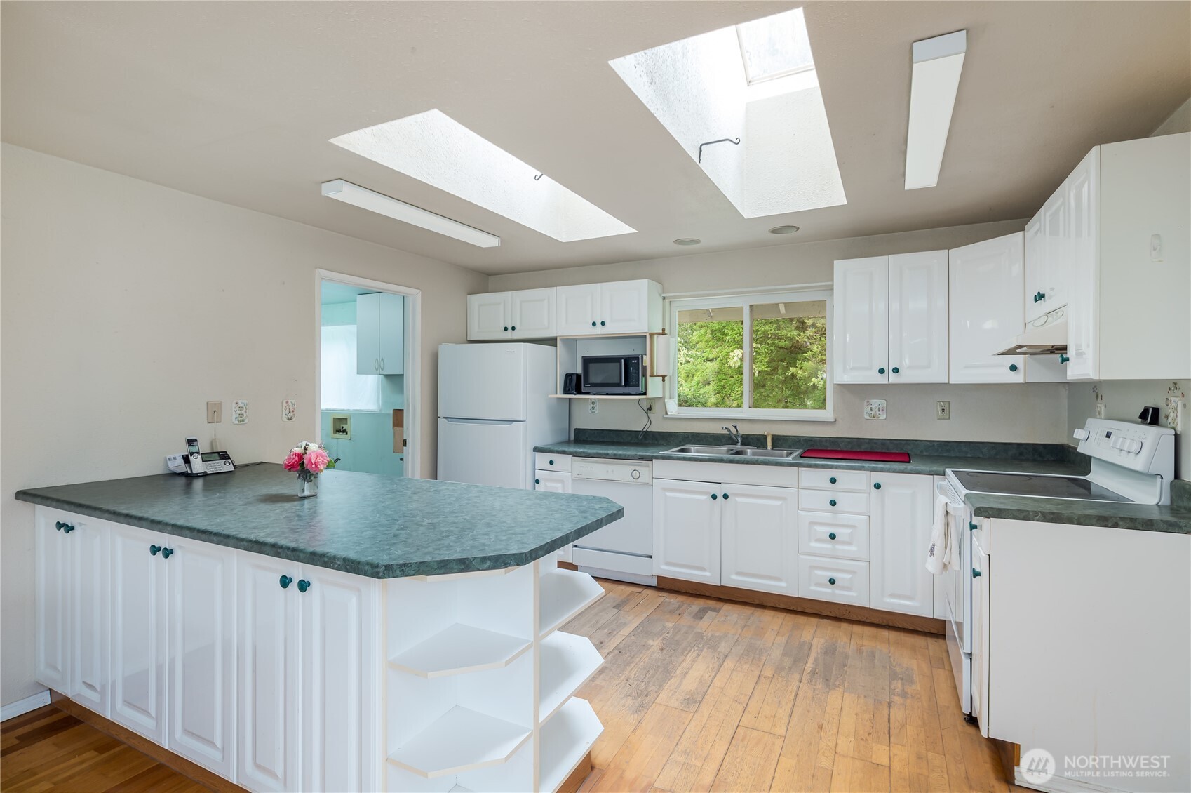 1050 Montague Avenue , Darrington, WA 98241