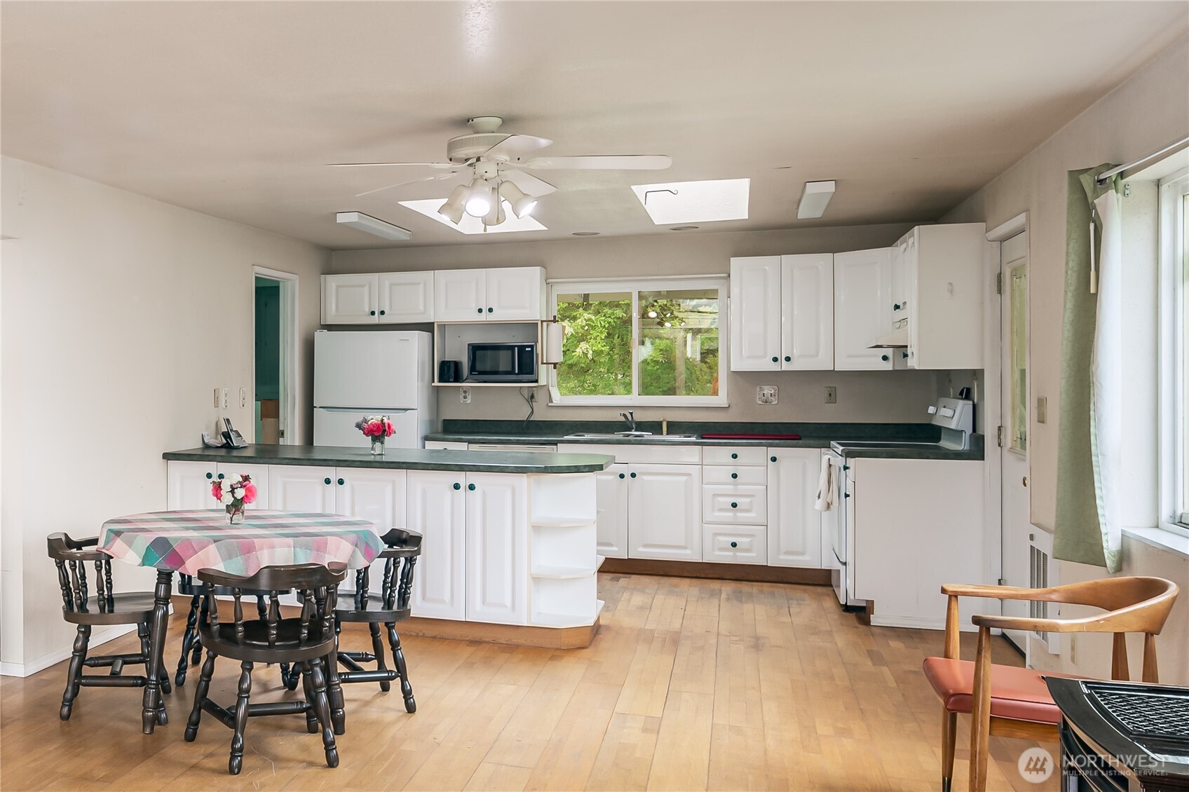 1050 Montague Avenue , Darrington, WA 98241