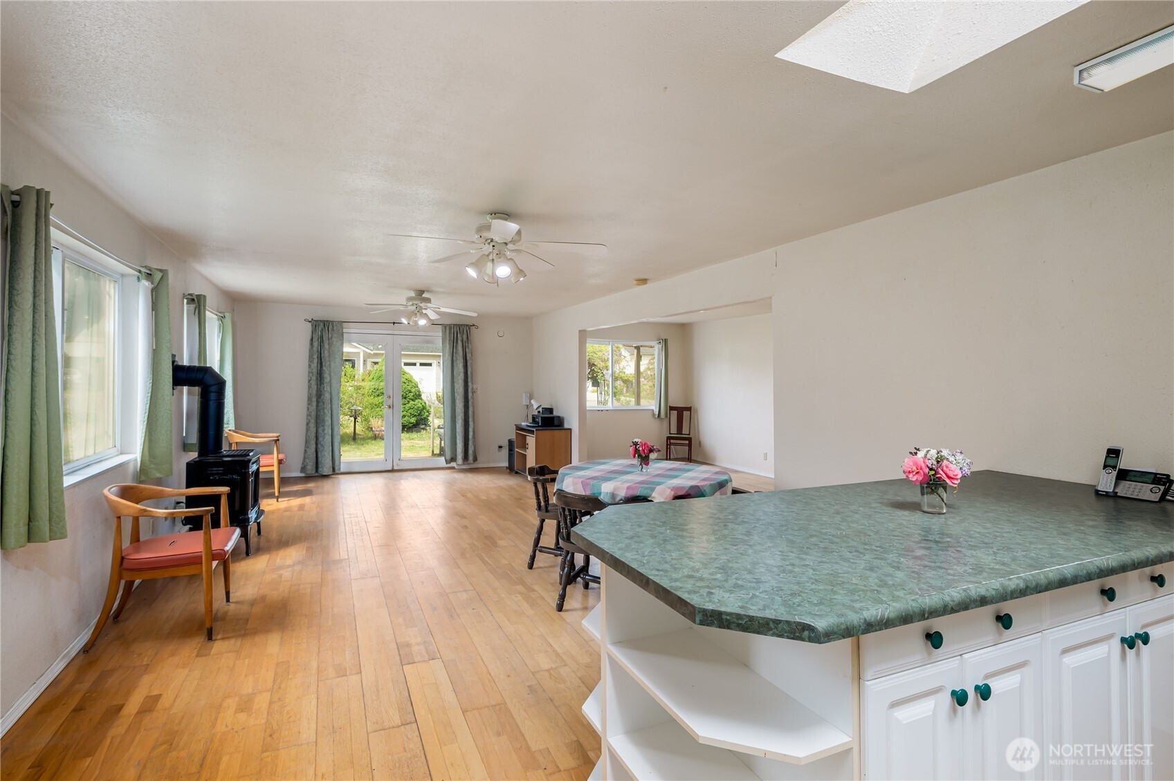 1050 Montague Avenue , Darrington, WA 98241