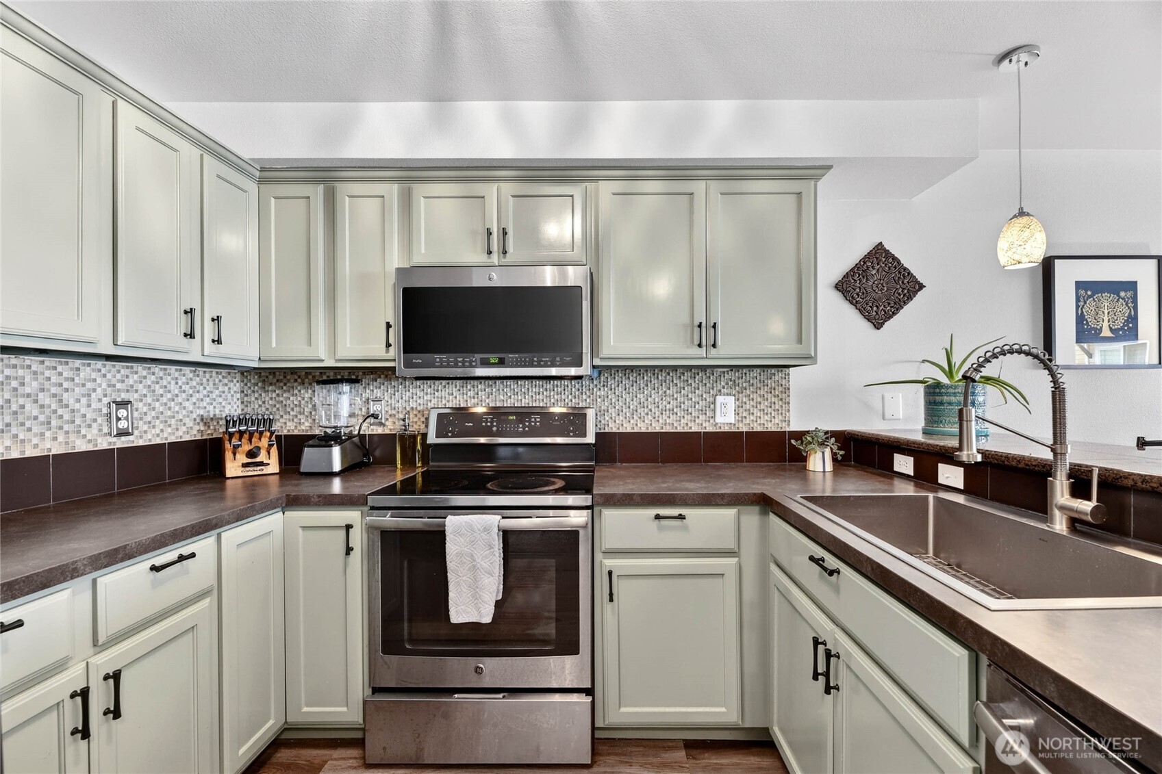 12534 15th Avenue NE #22, Seattle, WA 98125