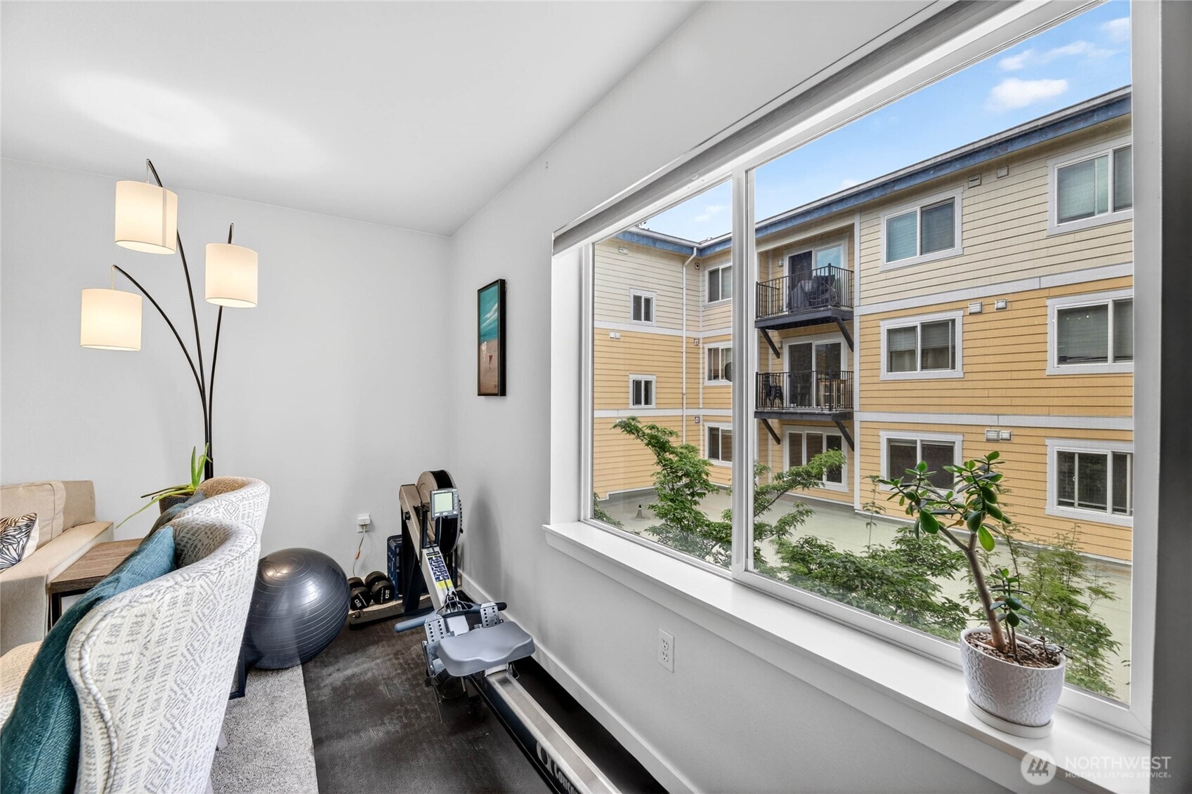 12534 15th Avenue NE #22, Seattle, WA 98125