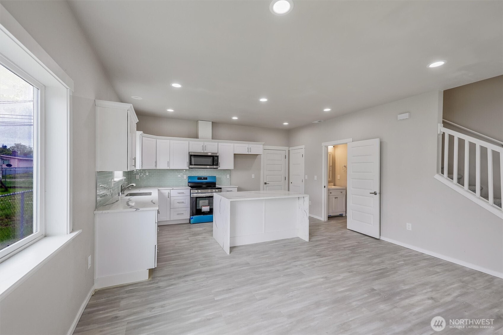 934 E 61st , Tacoma, WA 98408