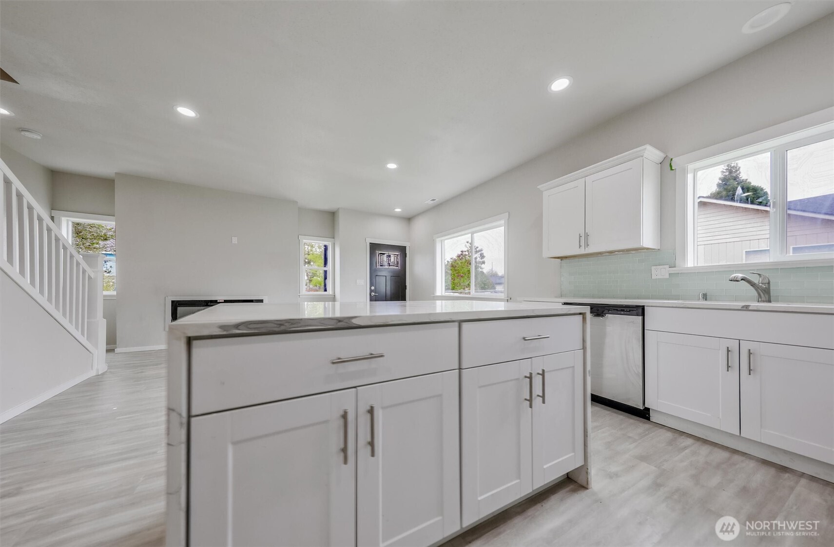 934 E 61st , Tacoma, WA 98408