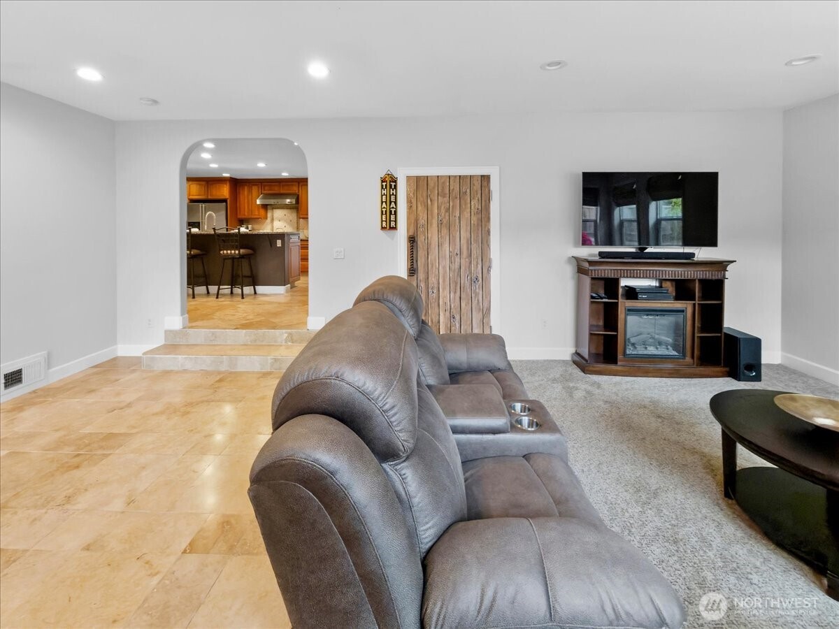 20622 SE 135th Street , Issaquah, WA 98027