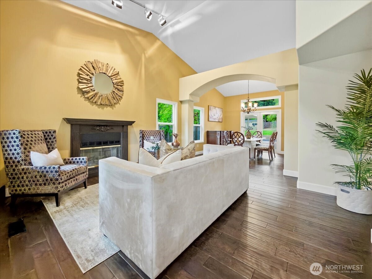 20622 SE 135th Street , Issaquah, WA 98027