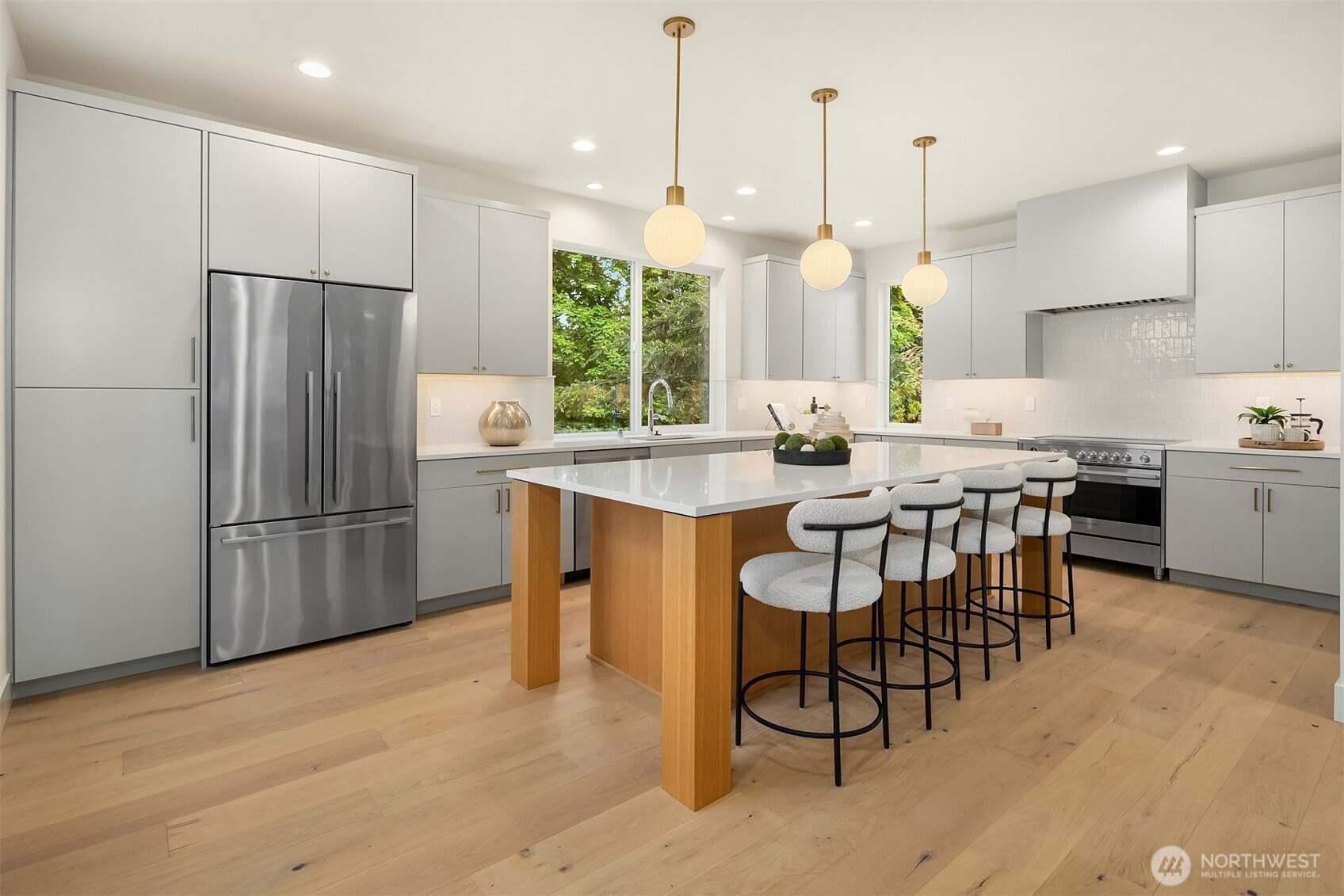 7060 Cleopatra Place NW, Seattle, WA 98117