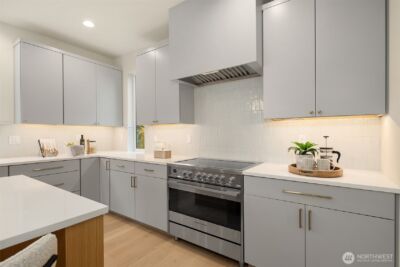 7060 Cleopatra Place NW, Seattle, WA 98117 - Photo 12