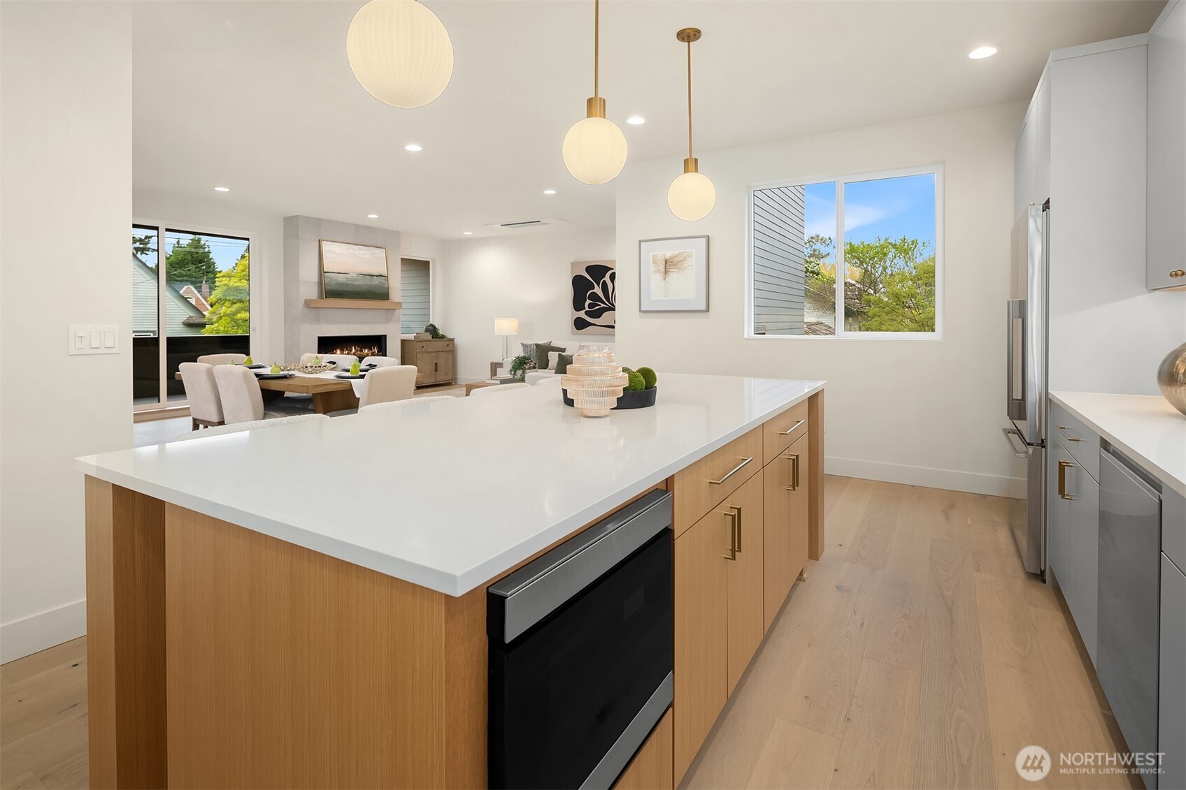 7060 Cleopatra Place NW, Seattle, WA 98117