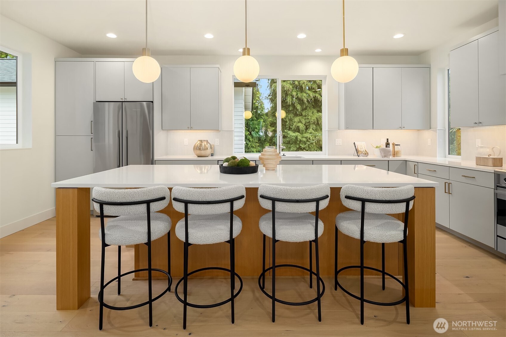 7060 Cleopatra Place NW, Seattle, WA 98117