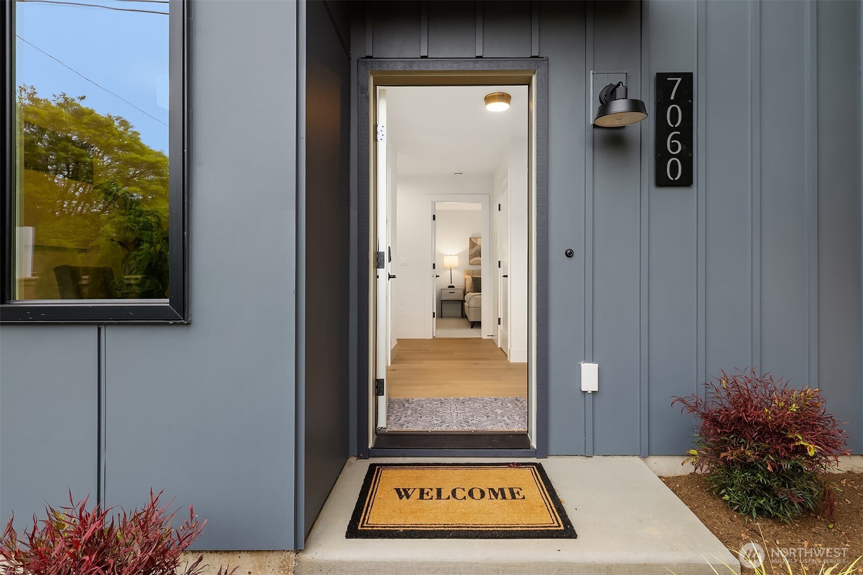 7060 Cleopatra Place NW, Seattle, WA 98117