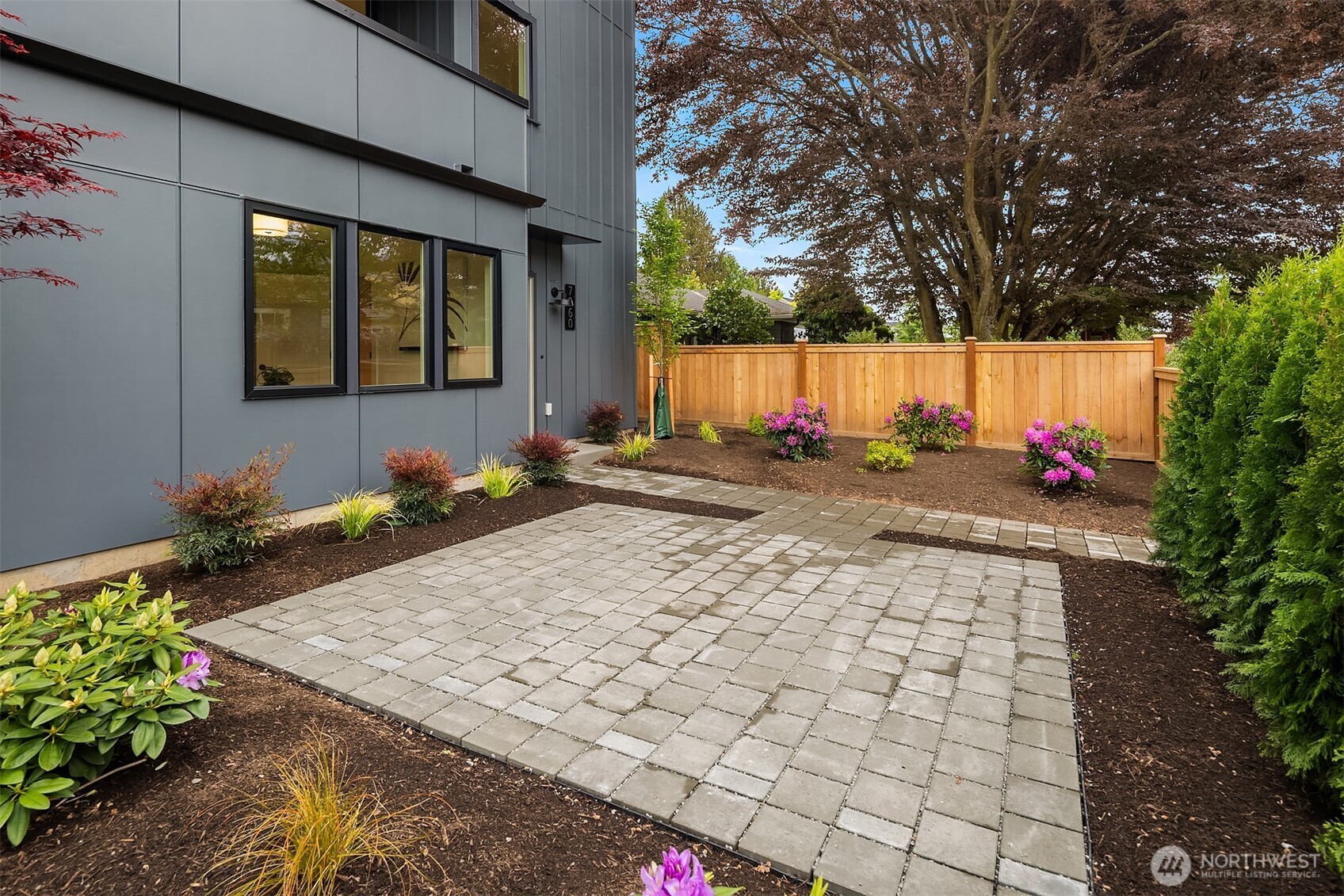7060 Cleopatra Place NW, Seattle, WA 98117