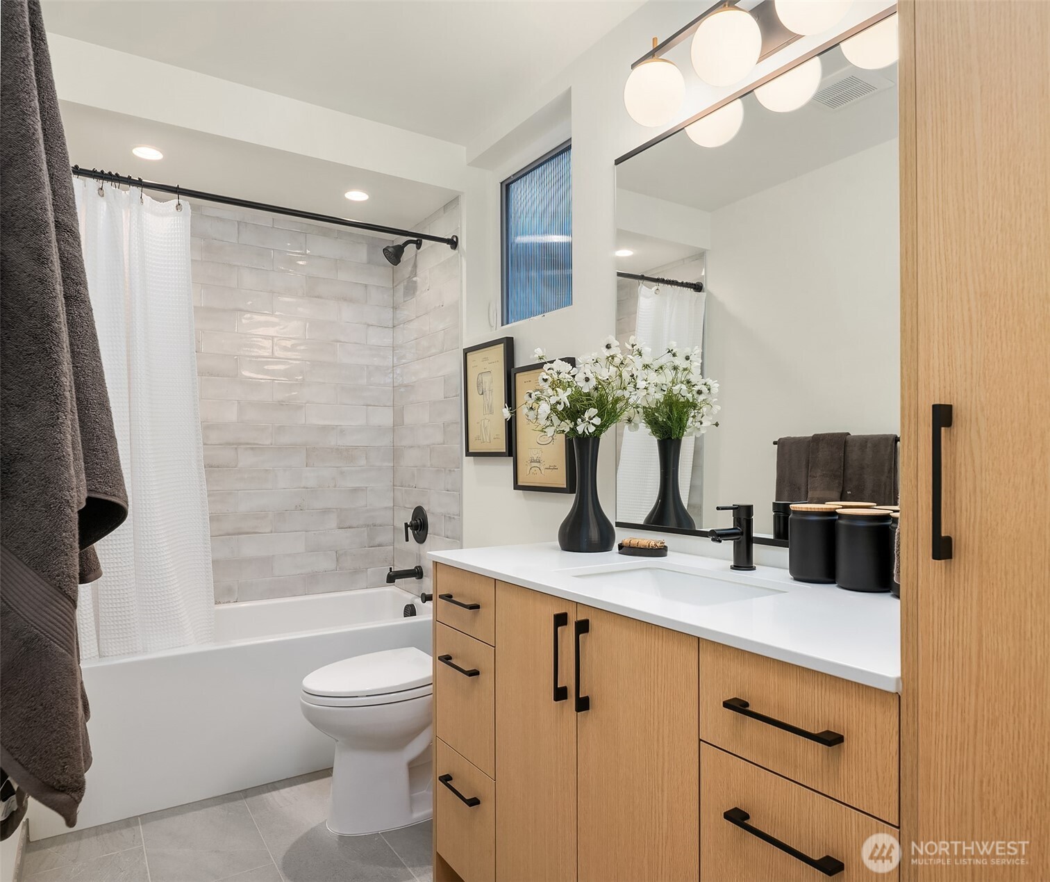 1457 22nd Avenue #A, Seattle, WA 98122